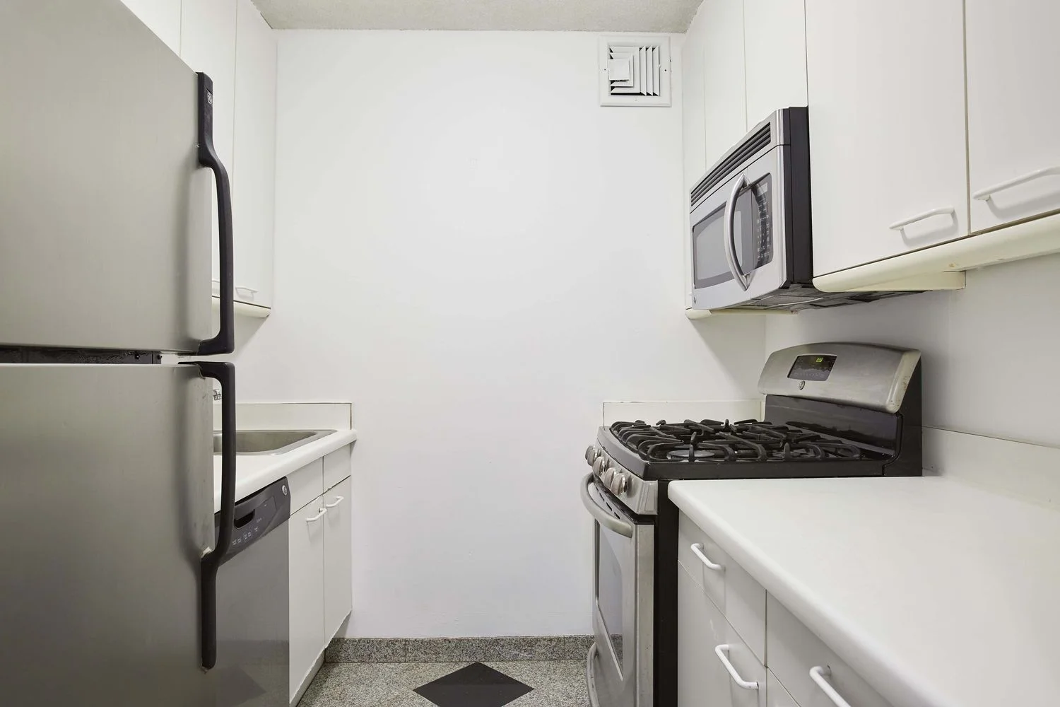 Apartamento de 1 Dormitório à Venda em Manhattan – New York, NY - 1