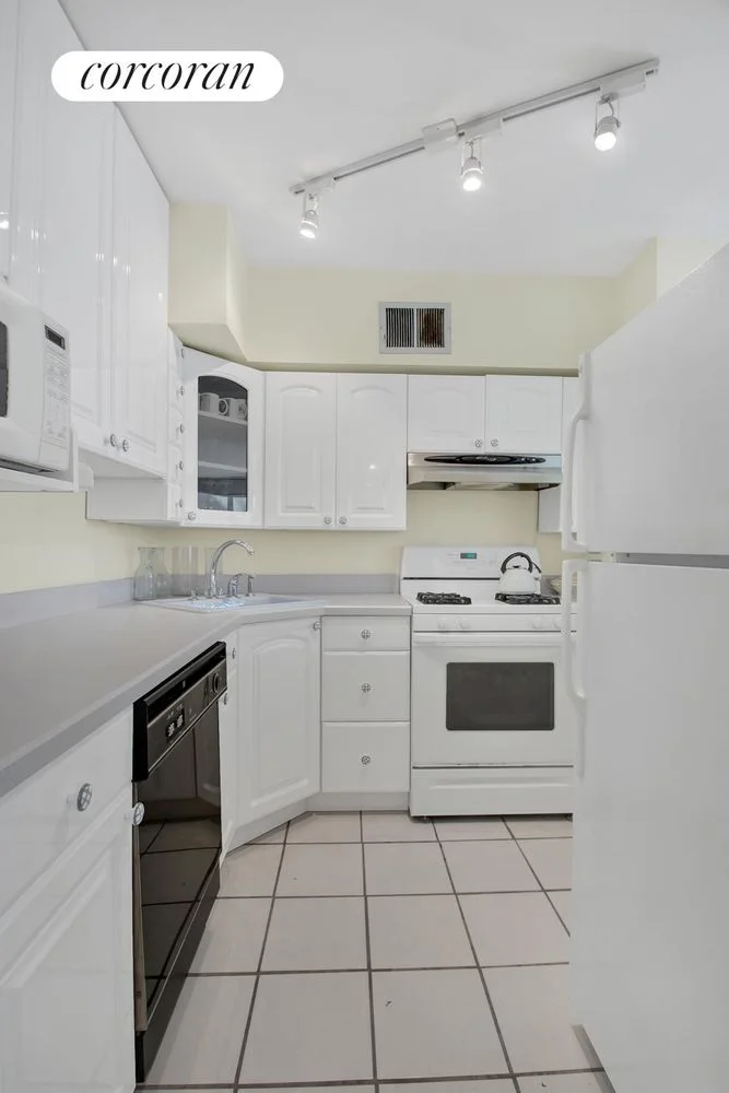 1 Bedroom Apartment for Sale in Manhattan – New York, NY - 6