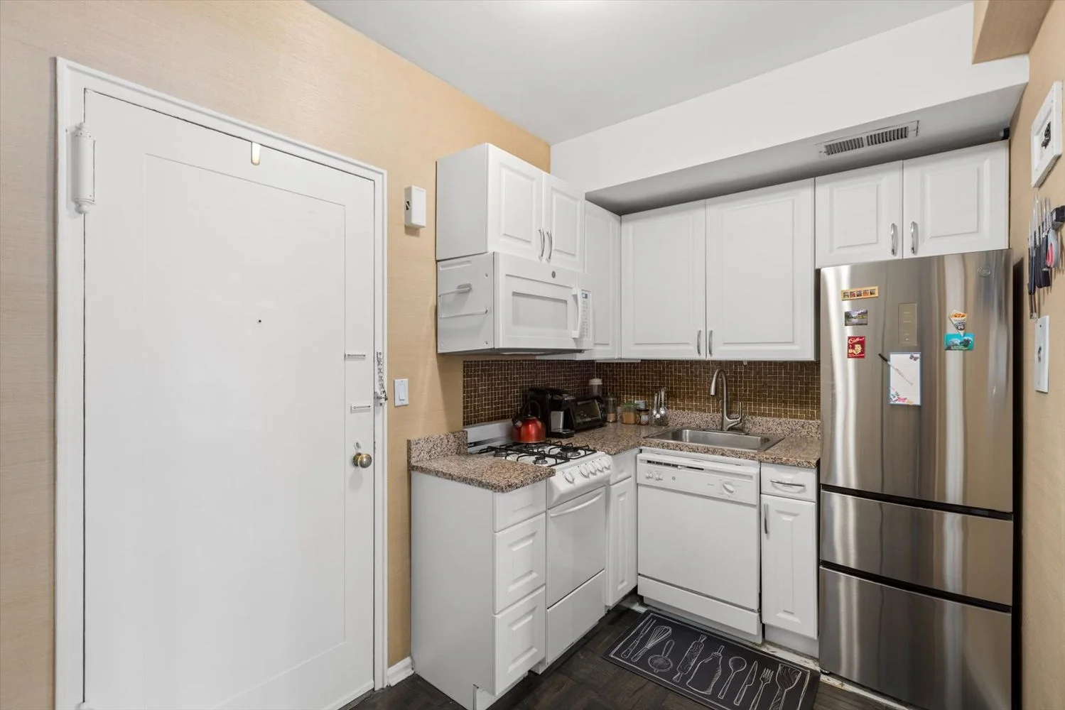 1 Bedroom Apartment for Sale in Manhattan – New York – NY - 3