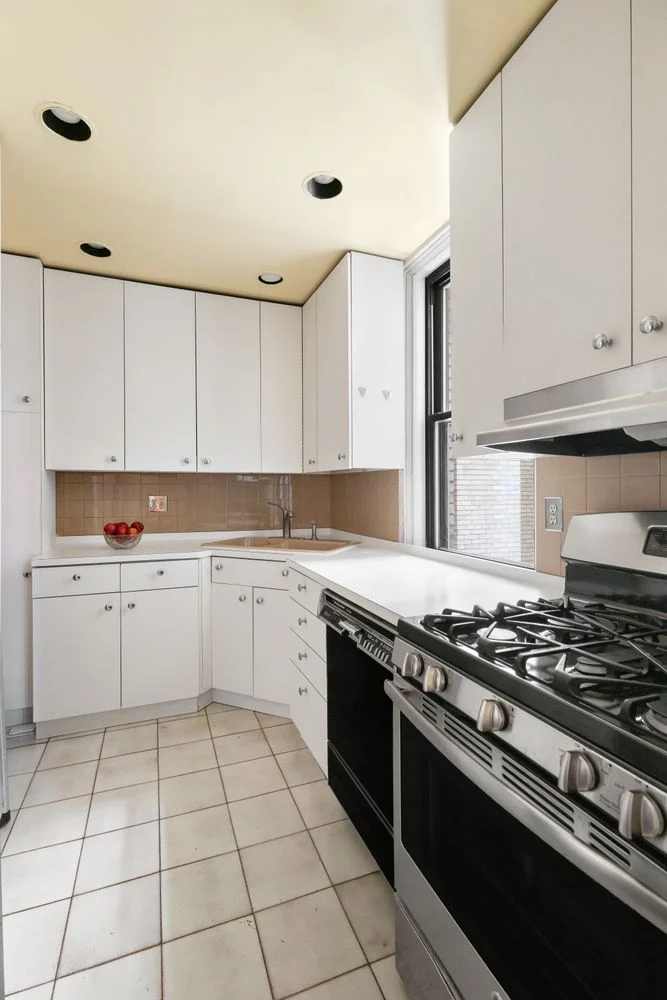 1-Bedroom Apartment for Sale in Manhattan – New York – NY - 3