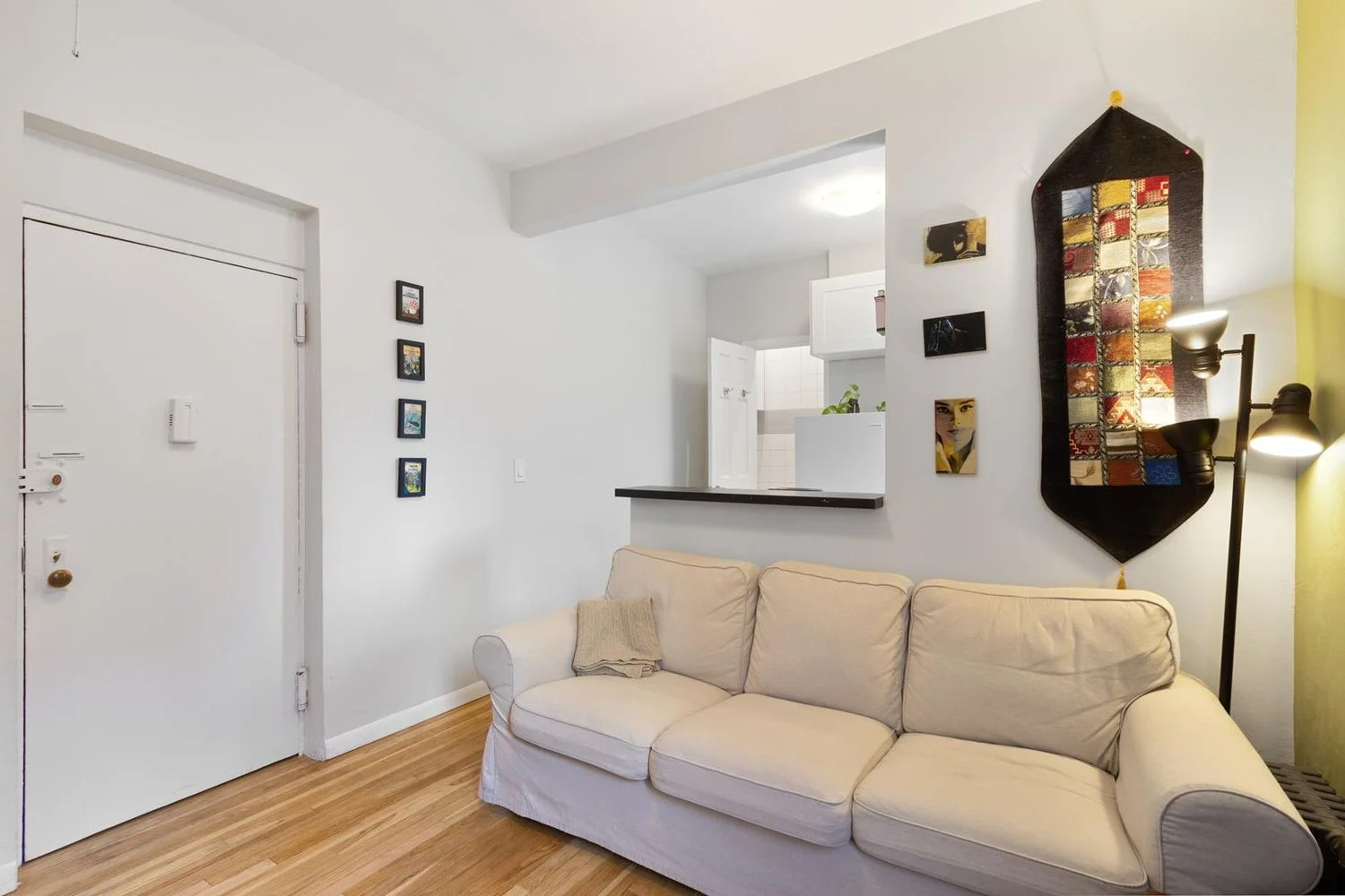 Apartamento de 1 Dormitorio en Venta en 327 East 3rd Street – Manhattan – Nueva York – NY - 1