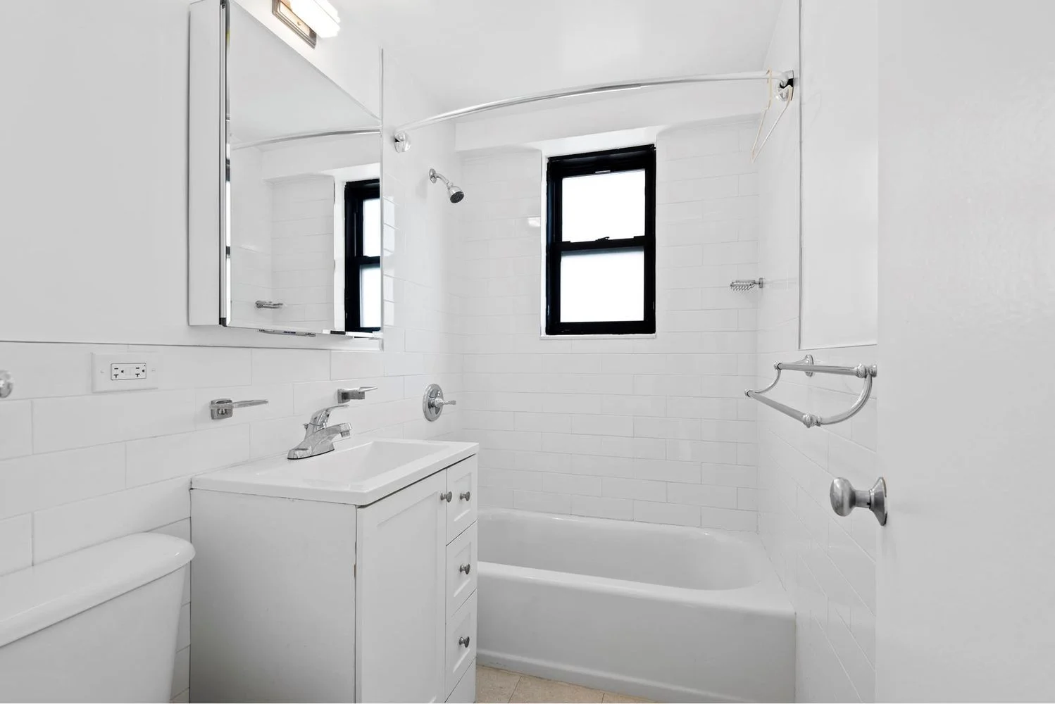Apartamento de 1 Dormitório à Venda na 345 West 145th Street – Manhattan – New York – NY - 1