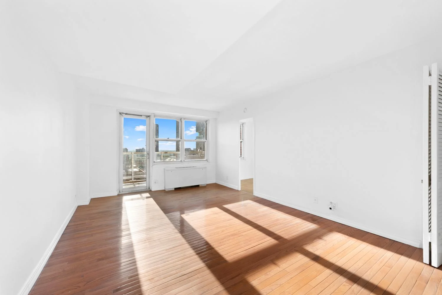 Apartamento de 1 Dormitorio en Venta en 363 East 76th Street – Manhattan – Nueva York – NY - 1