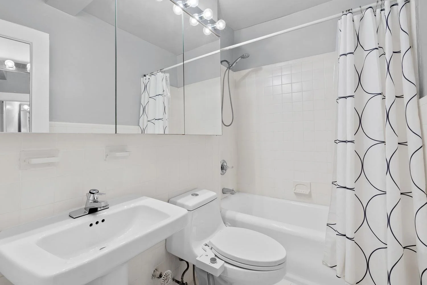 1 Bedroom Apartment for Sale on 5th Avenue – Manhattan – New York – NY - 2