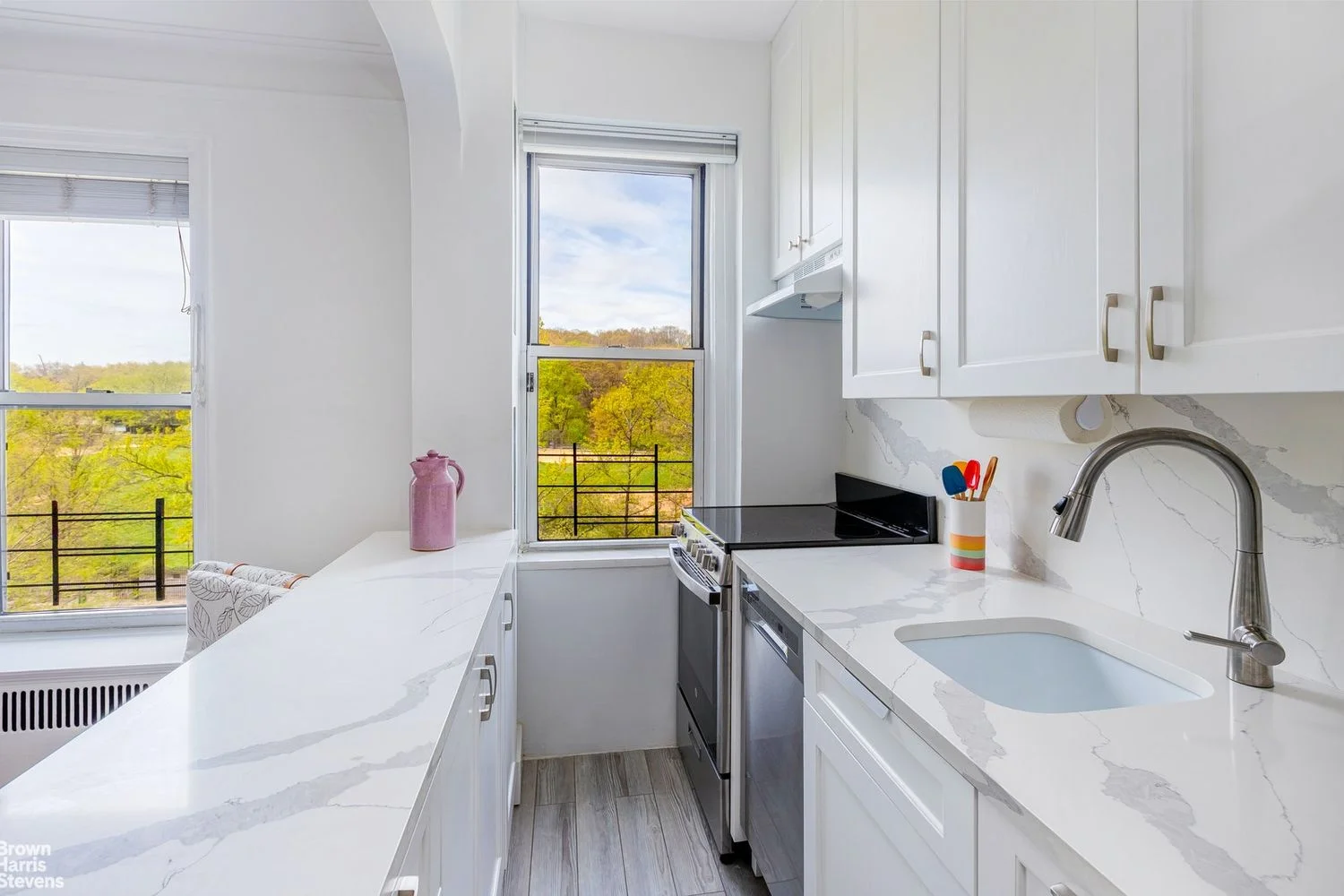 Apartamento de 1 Quarto à Venda em 585 West 214th Street – Manhattan, Nova Iorque - 2
