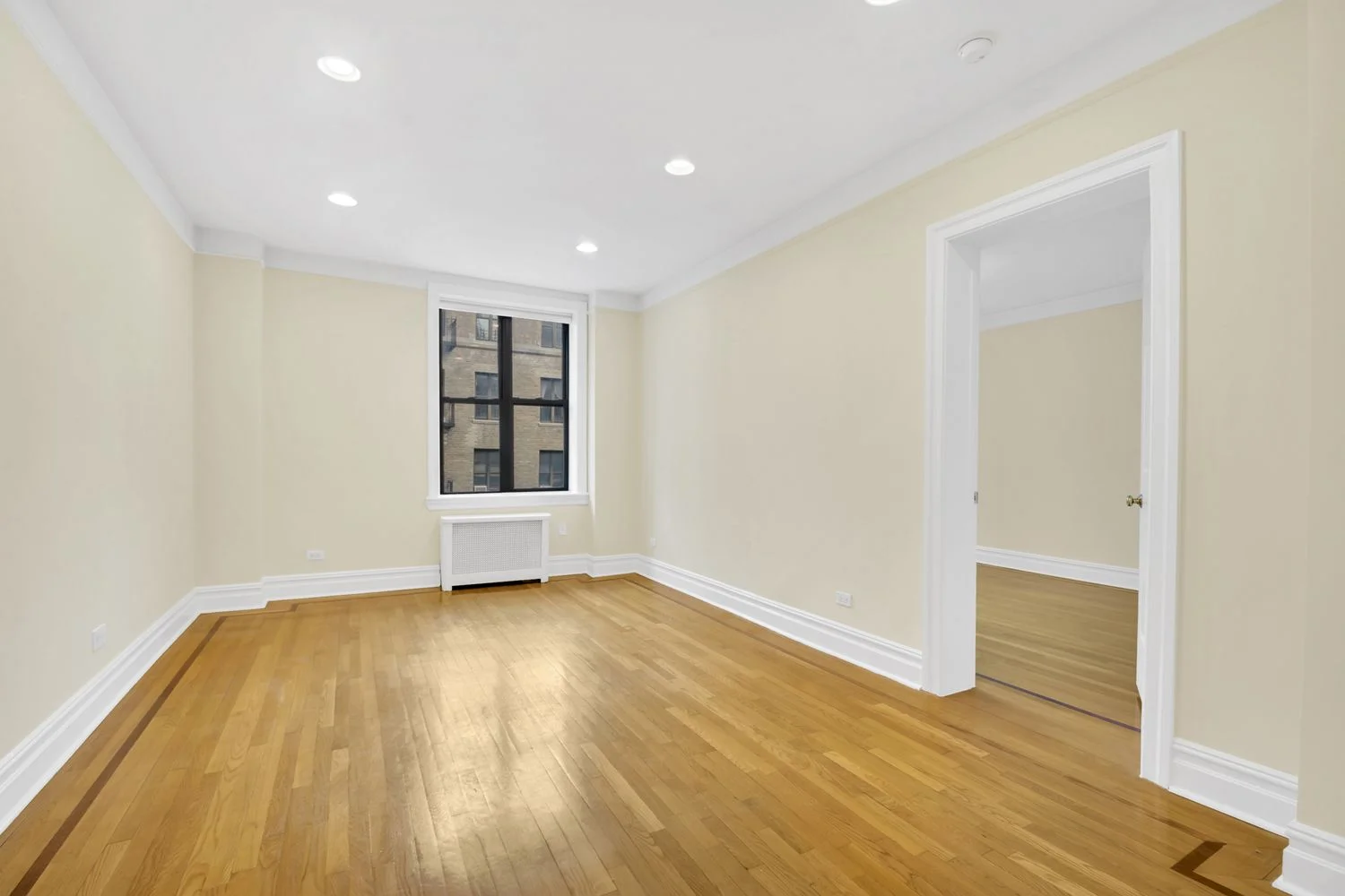 Apartamento de 1 Dormitorio en Venta en 725 Riverside Drive – Manhattan, Nueva York - 1