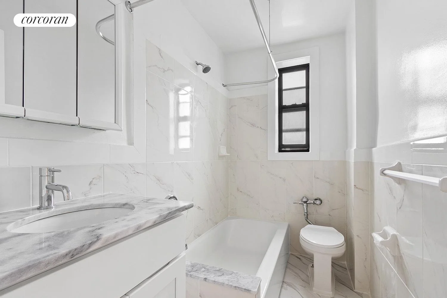 Appartement de 2 Chambres à Vendre au 420 West 206th Street – Manhattan – New York – NY - 3