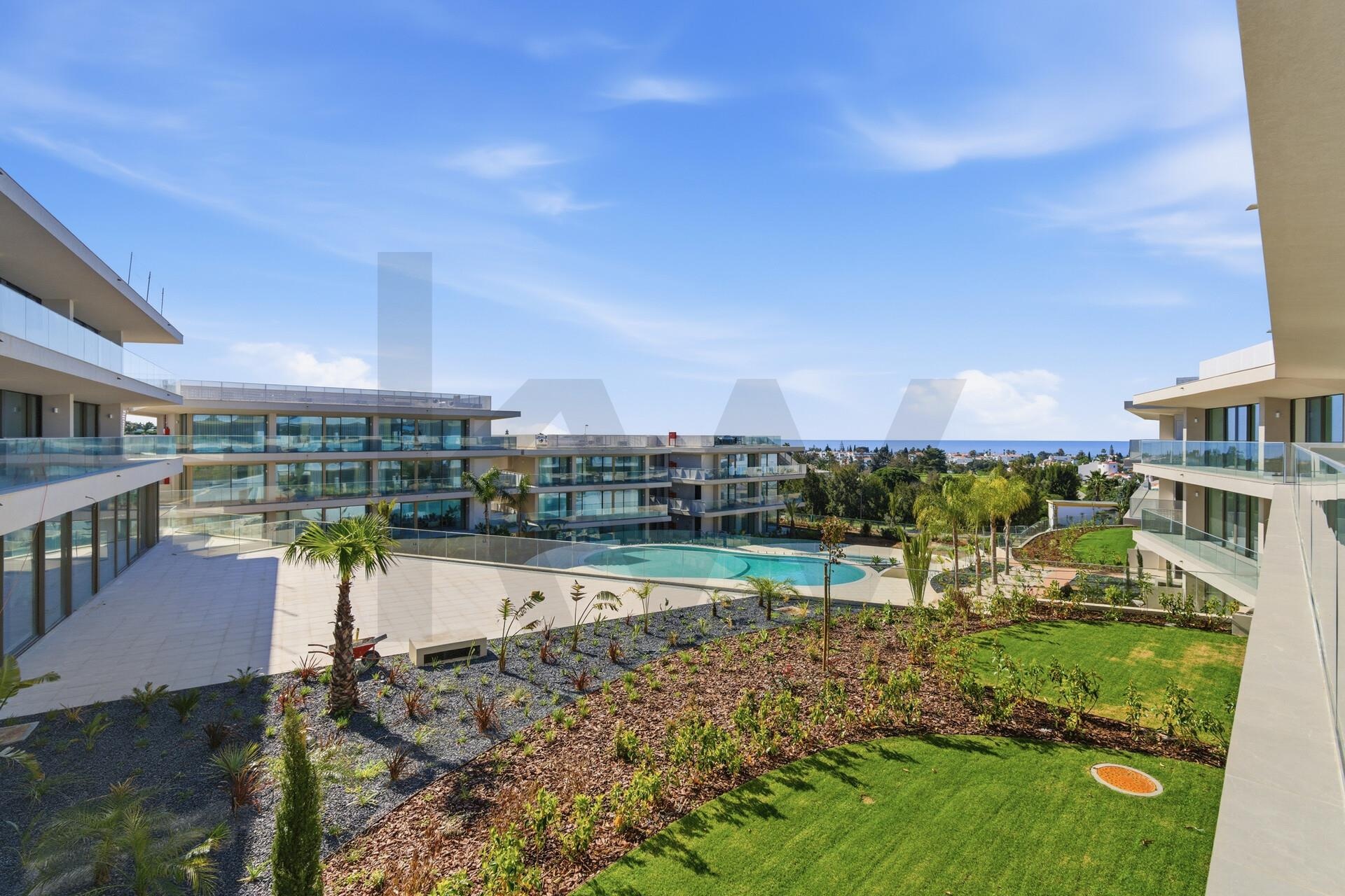 Apartamento T2 à Venda em Carvoeiro - Faro - Portugal - 1