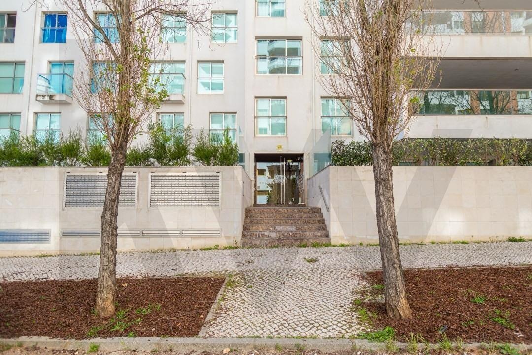 Apartamento T2 à Venda em Praia Da Rocha - Faro - Portugal - 2