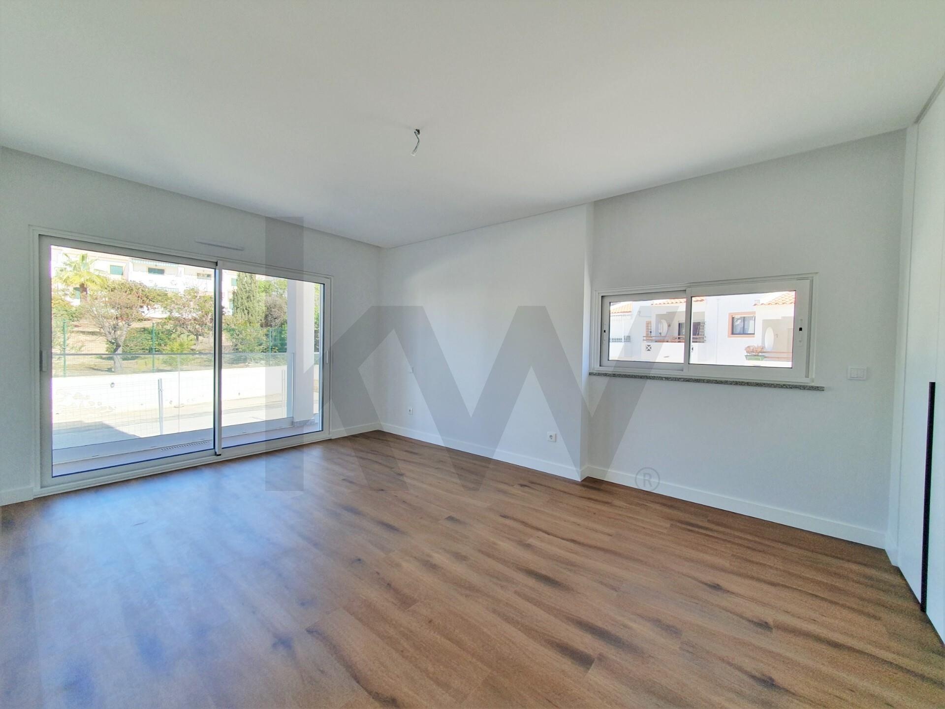 Apartamento T3 à Venda em Olhos De Água - Faro - Portugal - 8