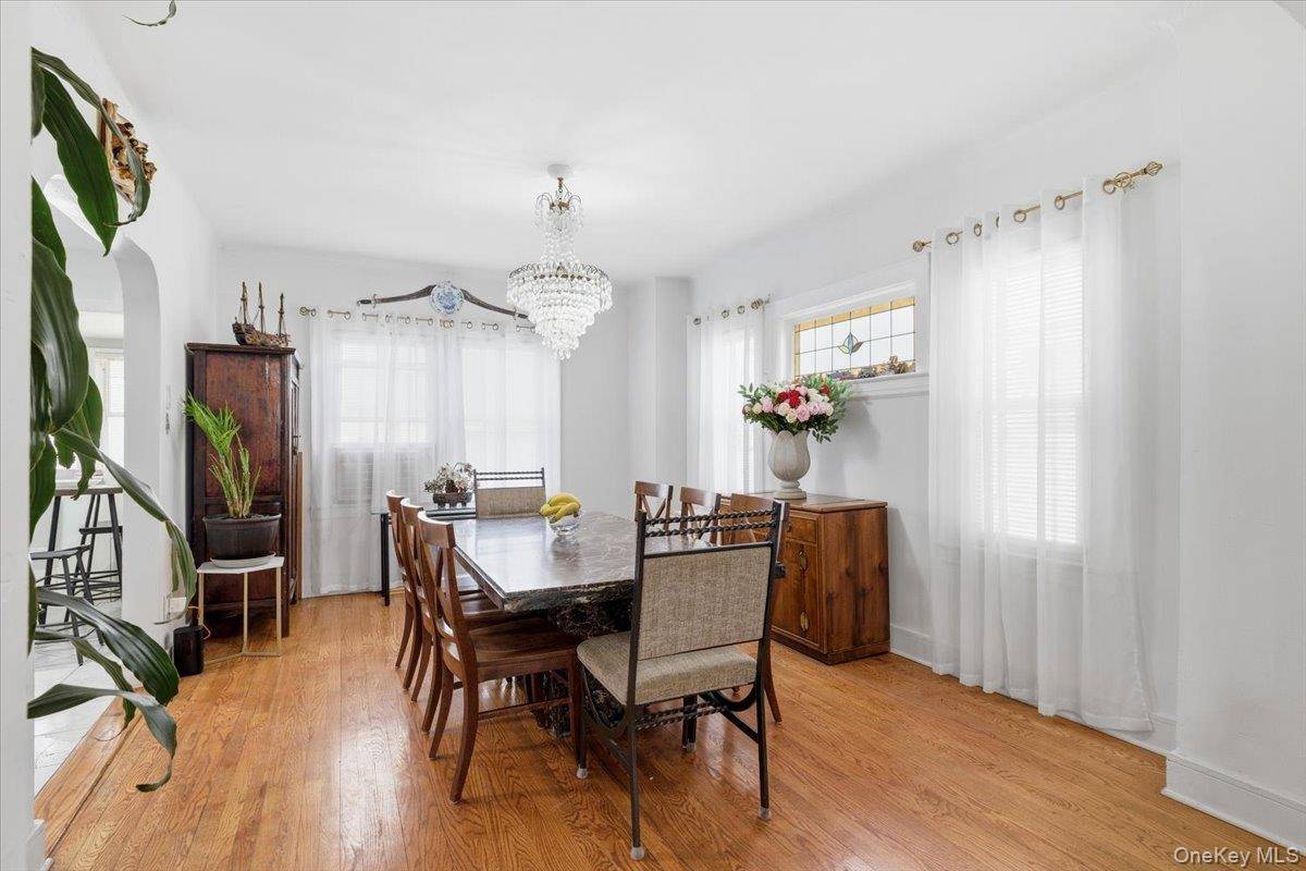 Home with 2 Bedrooms for Sale in Queens Village - New York - USA - 6
