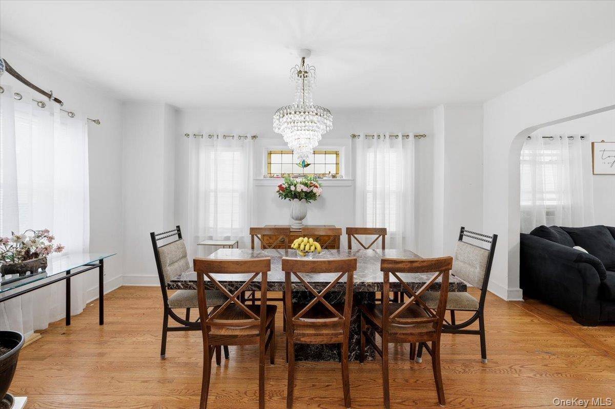 Home with 2 Bedrooms for Sale in Queens Village - New York - USA - 7