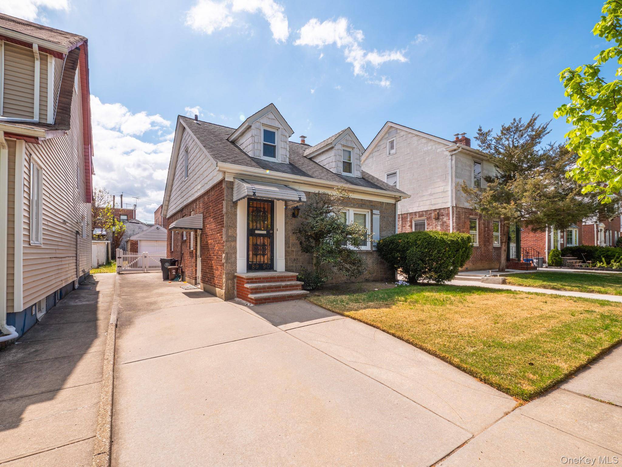 Home with 2 Bedrooms for Sale in Queens Village - New York - USA - 3