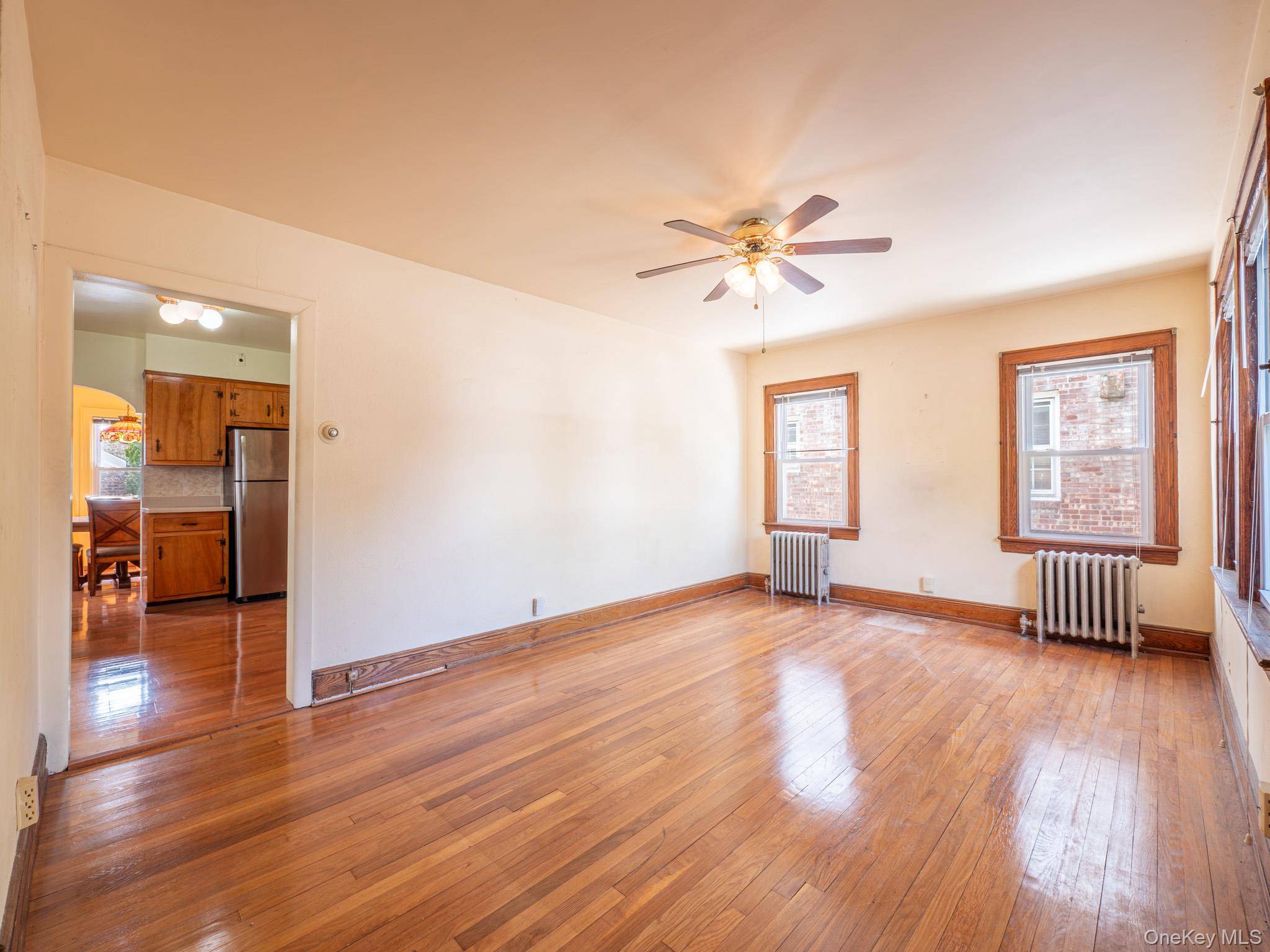 Home with 2 Bedrooms for Sale in Queens Village - New York - USA - 4