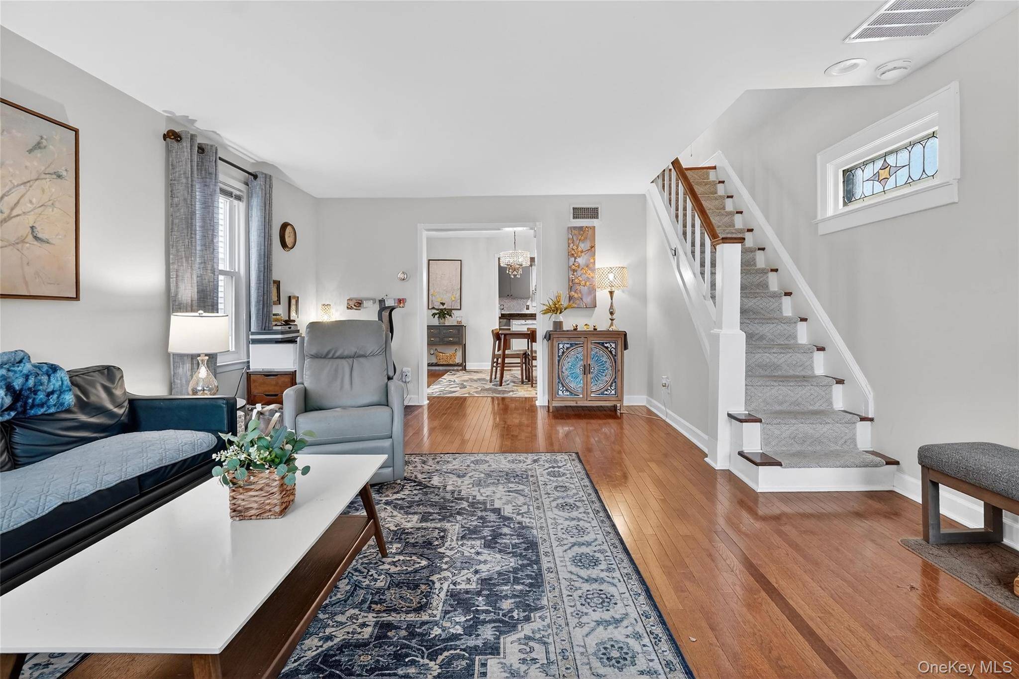 Home with 2 Bedrooms for Sale in Queens Village - New York - USA - 3