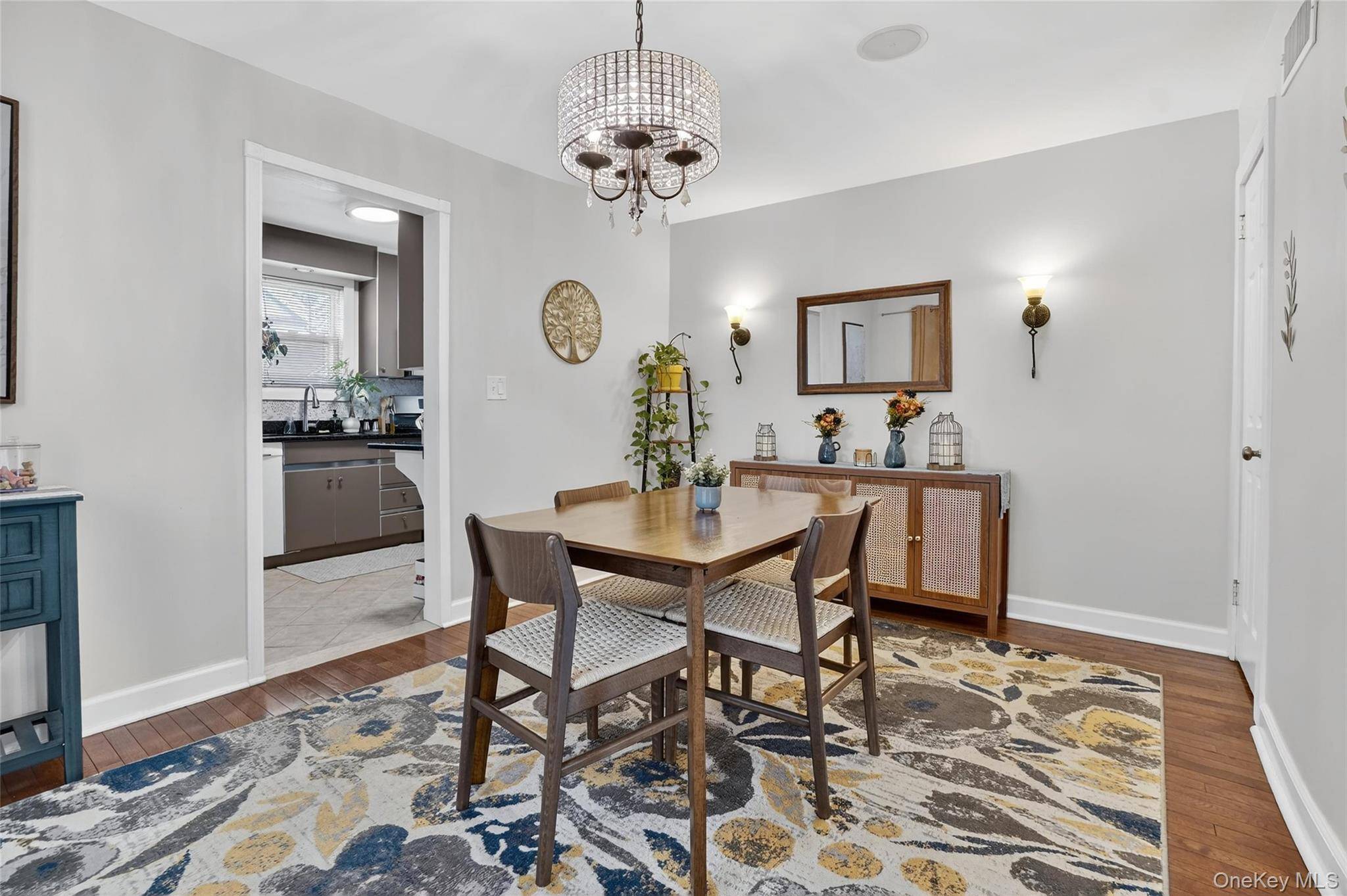 Home with 2 Bedrooms for Sale in Queens Village - New York - USA - 6