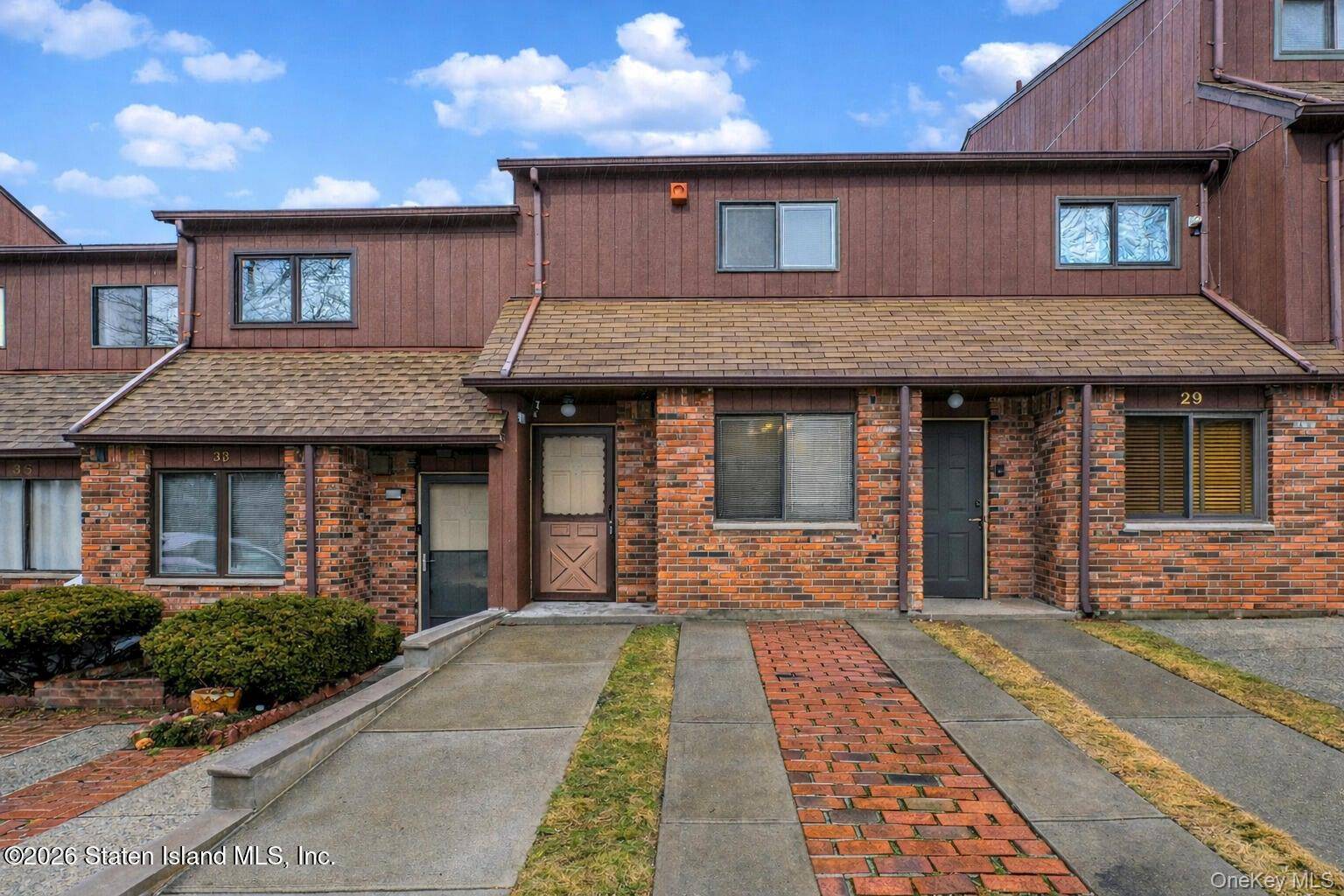 Casa com 2 Quartos à Venda em Staten Island - Nova Iorque - EUA - 1