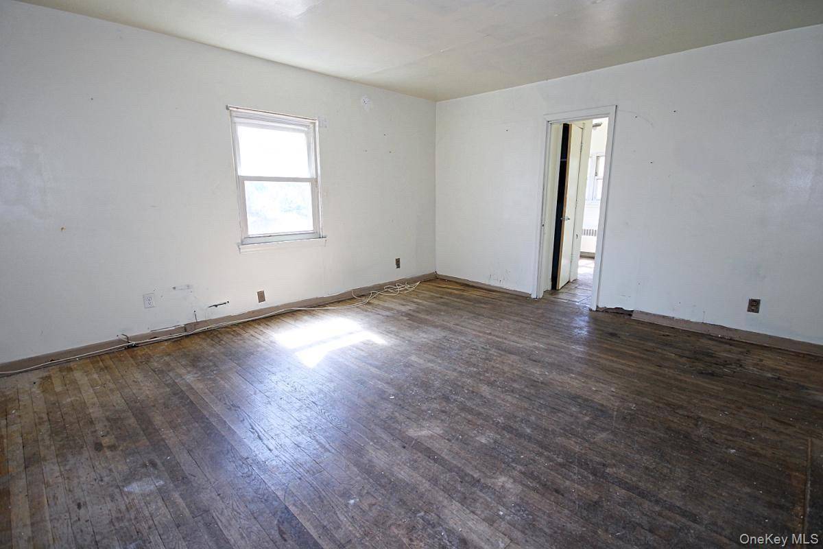 Casa com 2 Quartos à Venda em Staten Island - Nova Iorque - EUA - 2