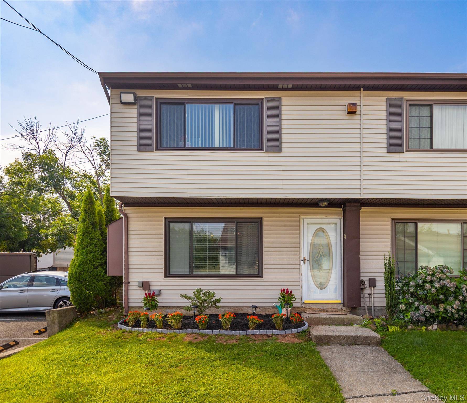Casa com 2 Quartos à Venda em Staten Island - Nova Iorque - EUA - 1
