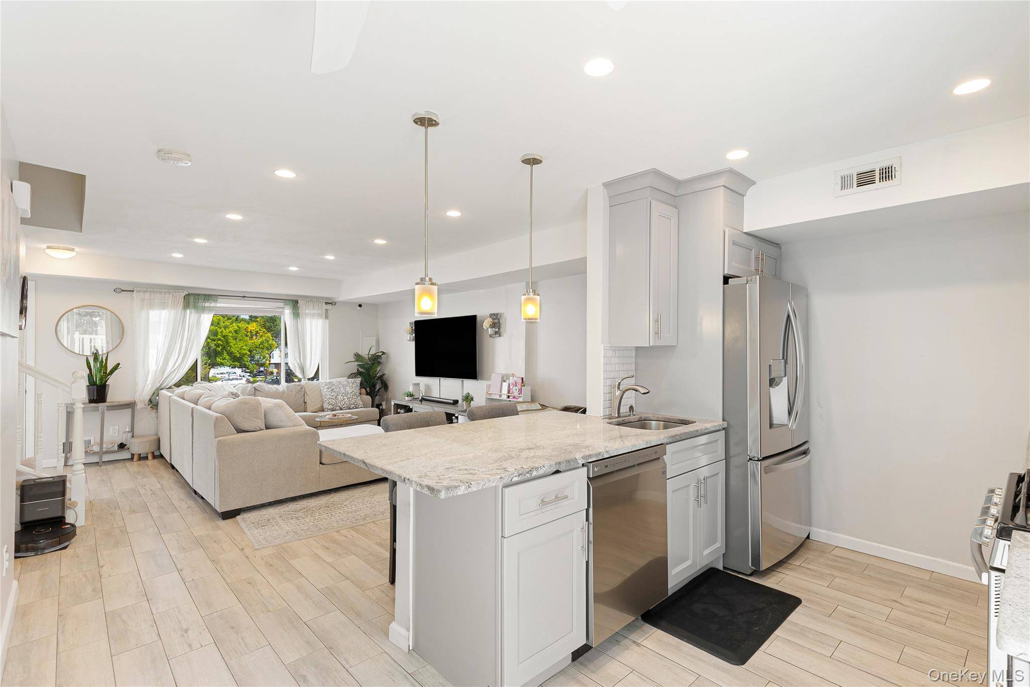 Casa com 2 Quartos à Venda em Staten Island - Nova Iorque - EUA - 2