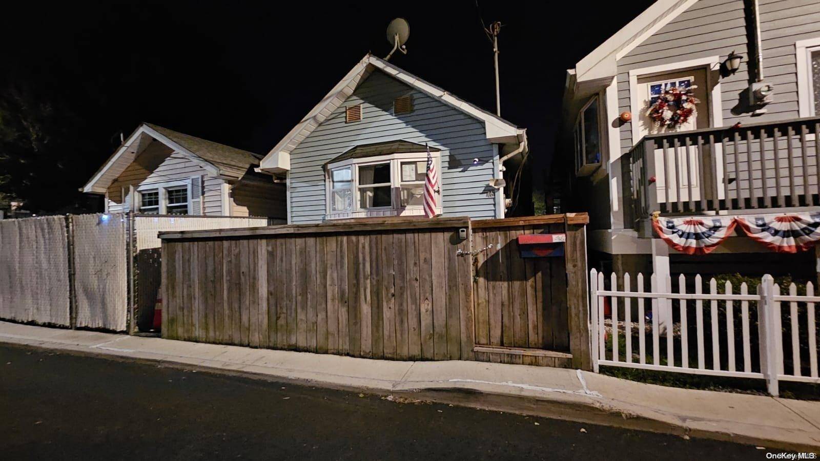 Casa com 3 Quartos à Beira-Mar à Venda em Staten Island - Nova Iorque - EUA - 6