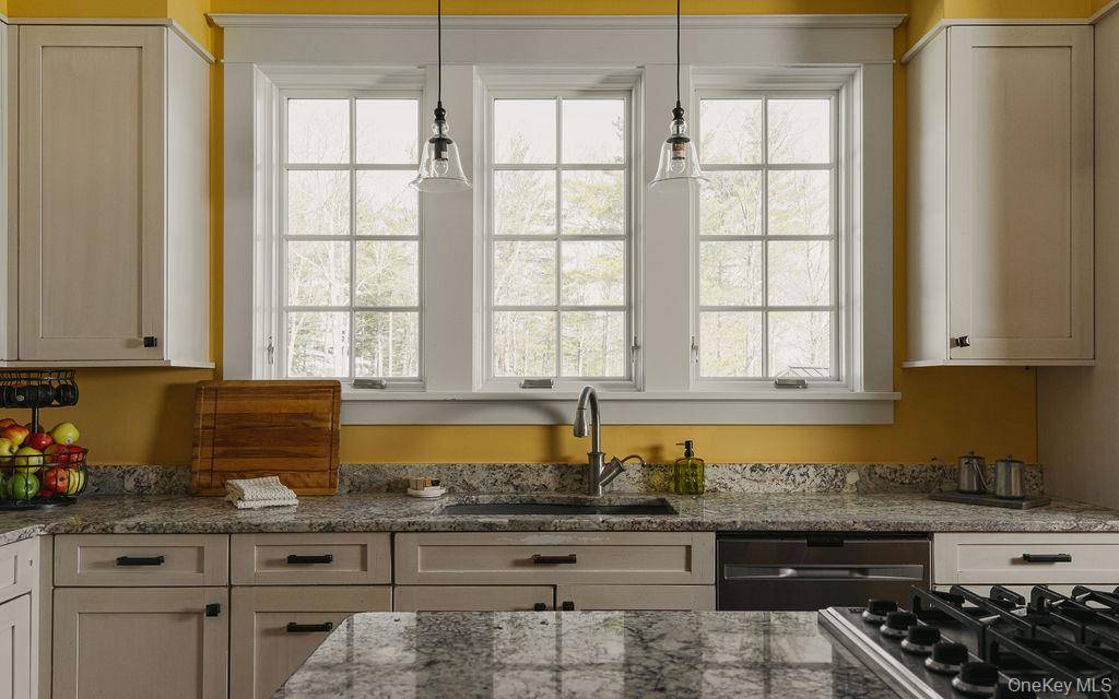 3 Bedroom Home for Sale in Durham - New York - USA - 7