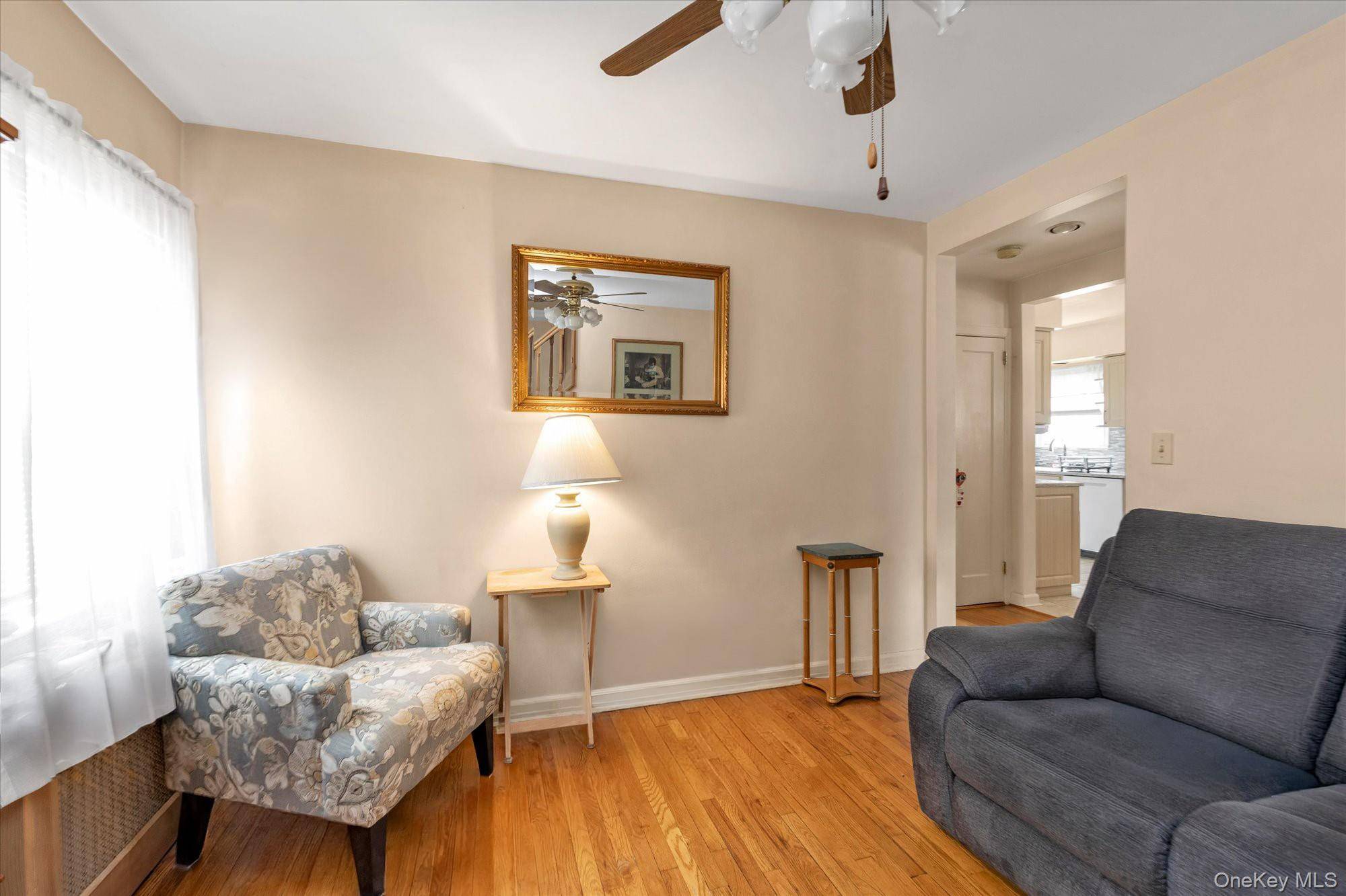 3 Bedroom Home for Sale in New Hyde Park - New York - USA - 5