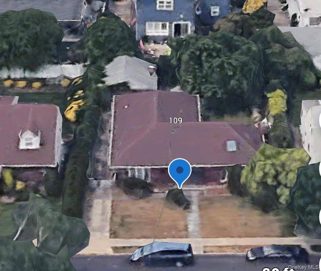 3 Bedroom Home for Sale in New Hyde Park - New York - USA - 2