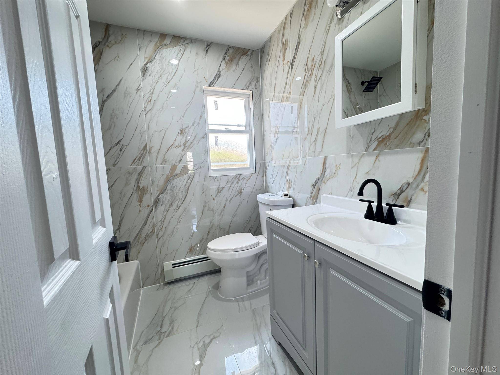 3 Bedroom Home for Sale in New Hyde Park - New York - USA - 6