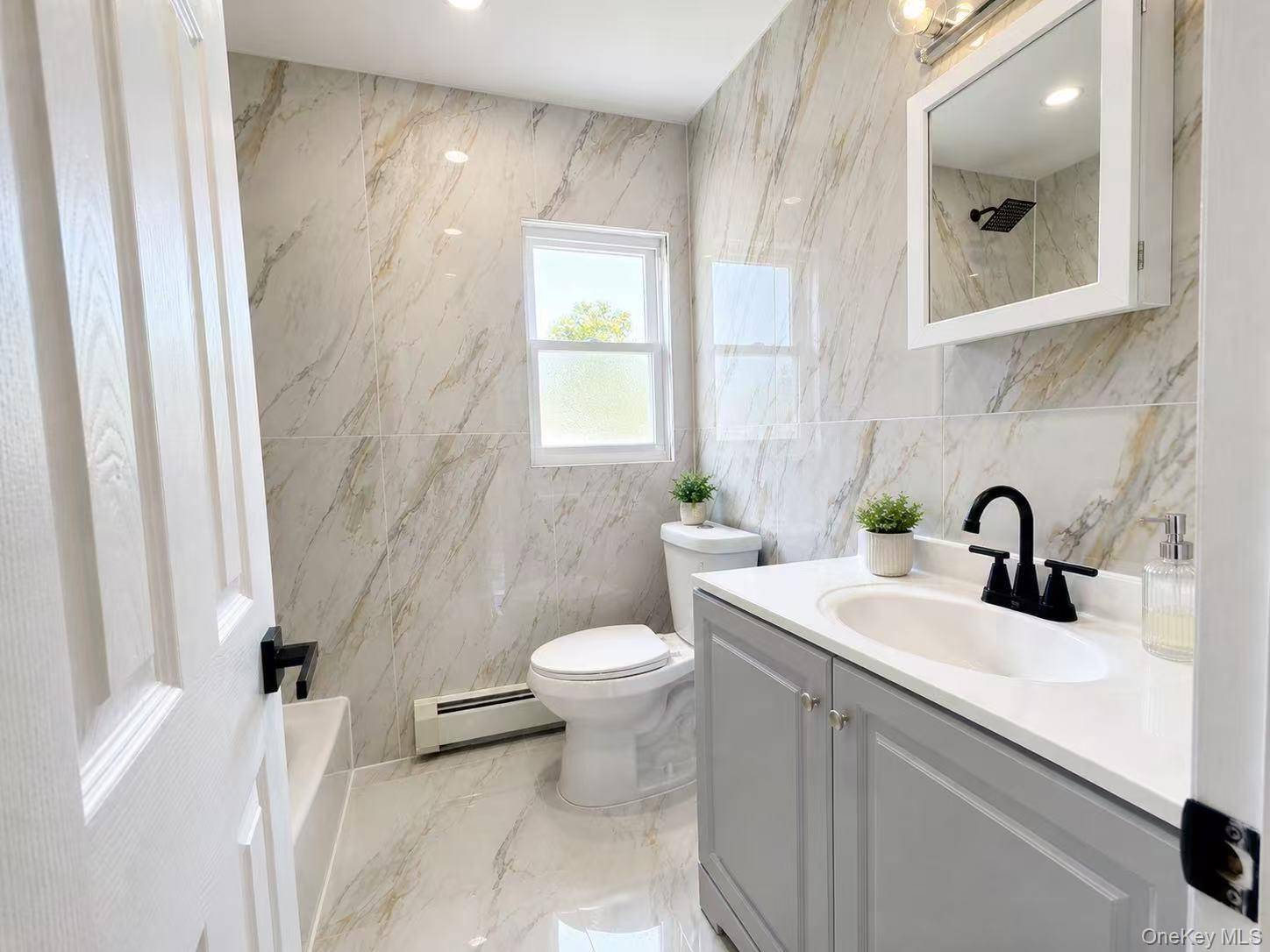 3 Bedroom Home for Sale in New Hyde Park - New York - USA - 8