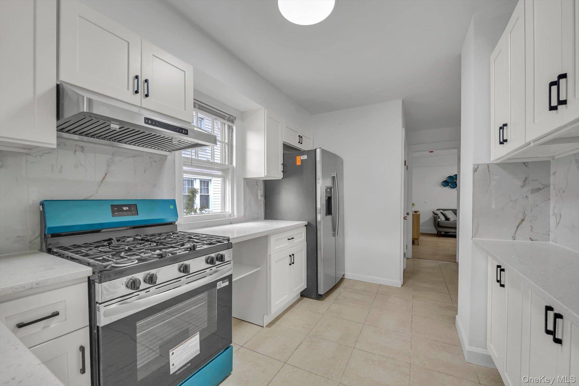 3 Bedroom Home for Sale in New Hyde Park - New York - USA - 7