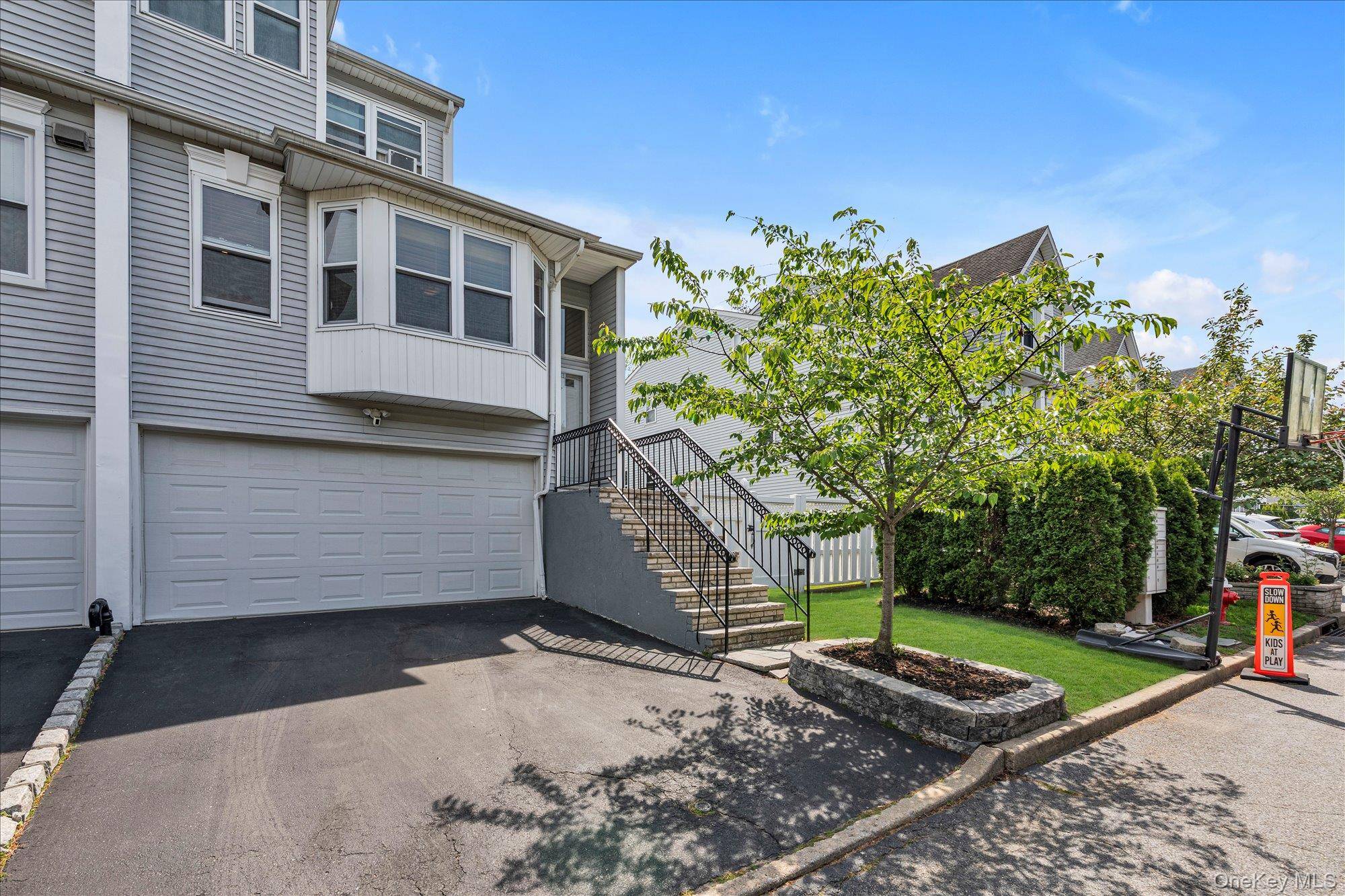 3 Bedroom Home for Sale in New Hyde Park - New York - USA - 2