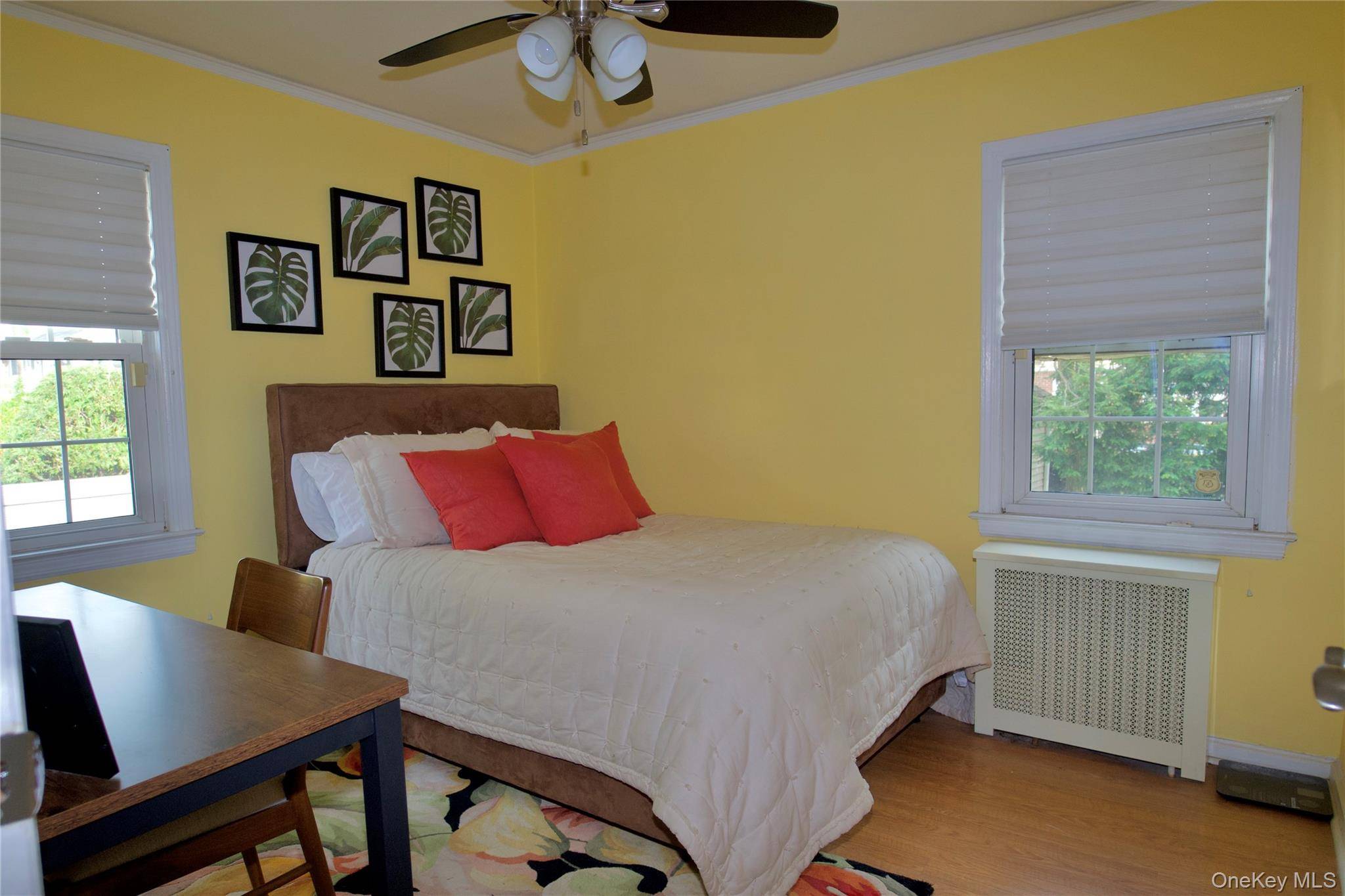 3 Bedroom Home for Sale in New Hyde Park - New York - USA - 4