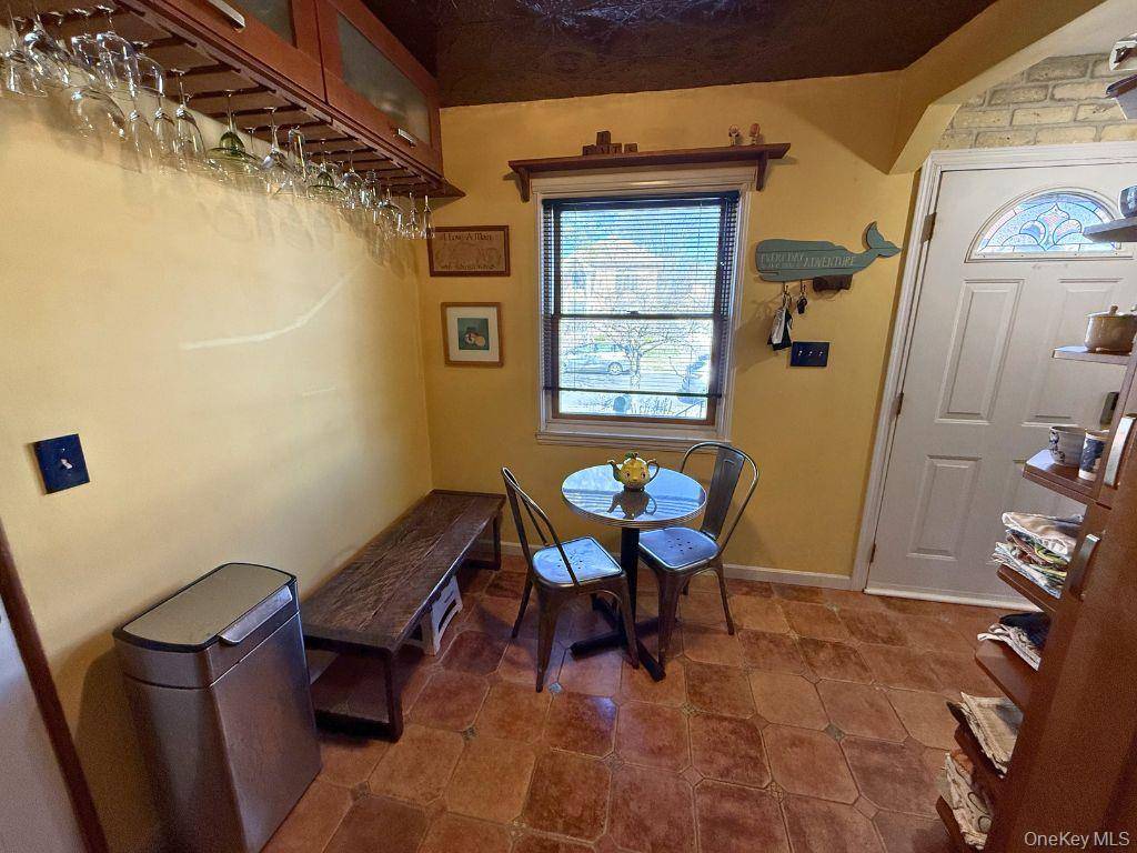 3 Bedroom Home for Sale in New Hyde Park - New York - USA - 6