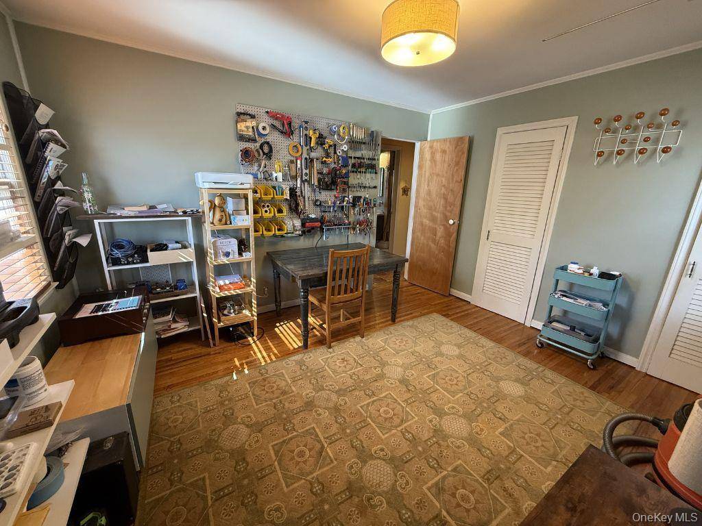 3 Bedroom Home for Sale in New Hyde Park - New York - USA - 8