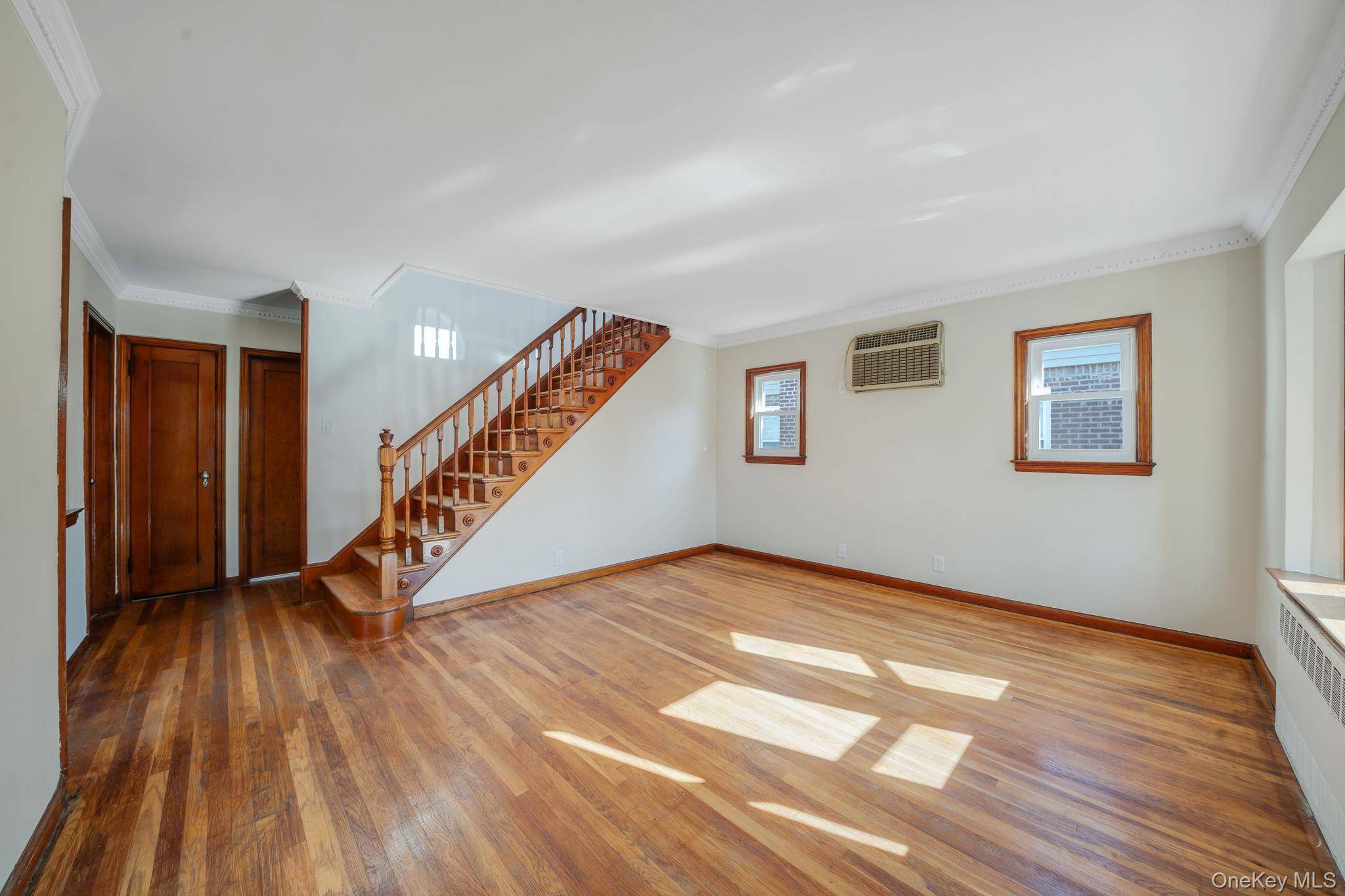 Casa con 3 Dormitorios en Venta en New Hyde Park - Nueva York - EE. UU. - 6
