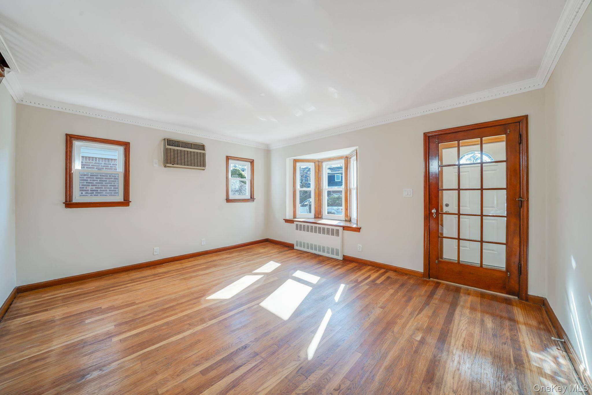 Casa con 3 Dormitorios en Venta en New Hyde Park - Nueva York - EE. UU. - 7