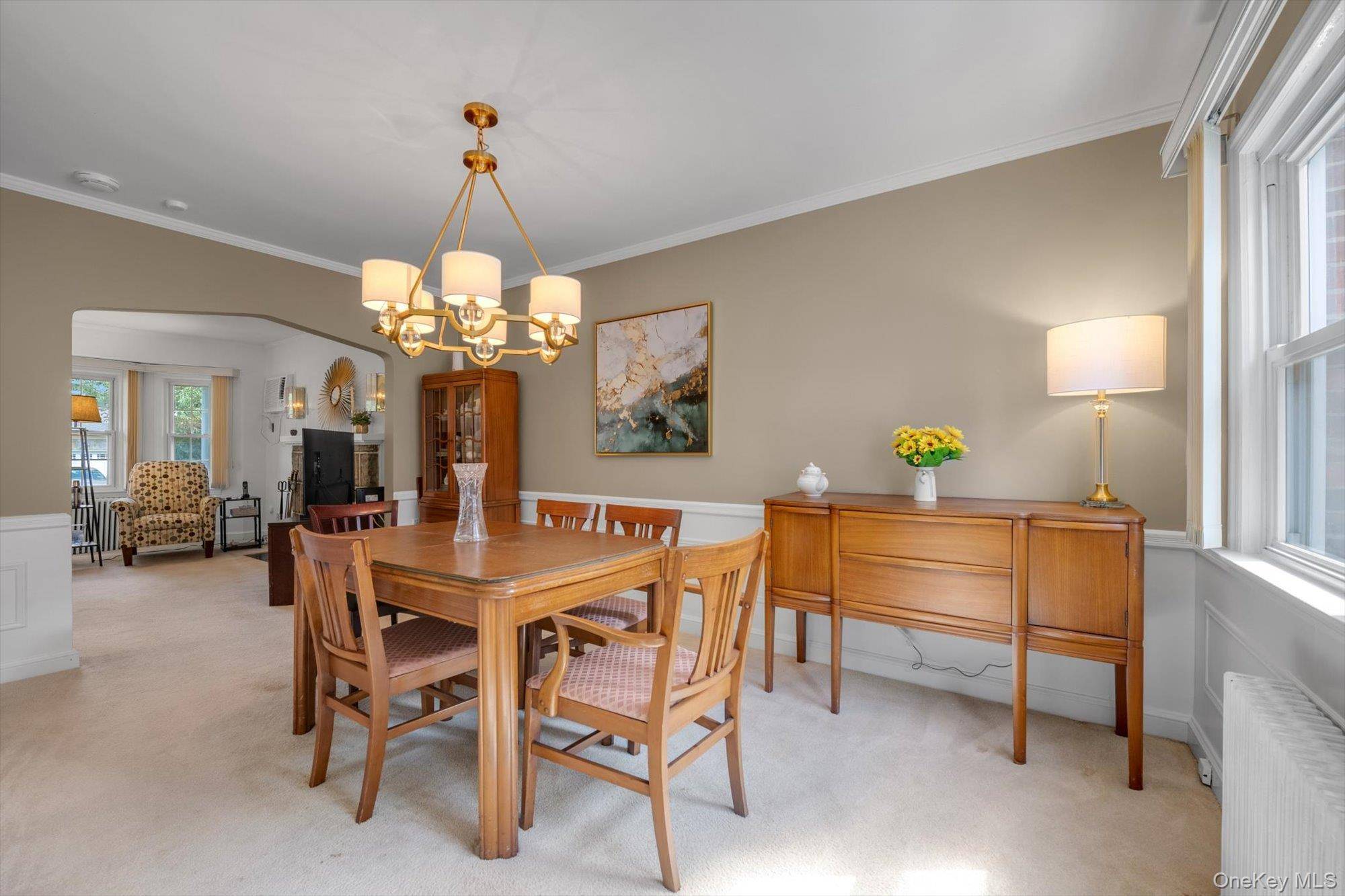 3 Bedroom Home for Sale in New Hyde Park - New York - USA - 5