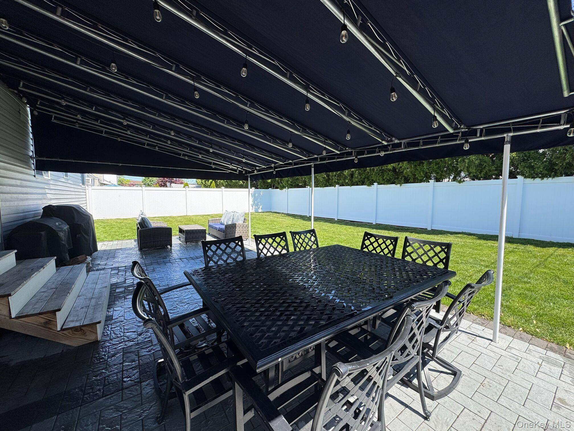 Hogar con 3 Dormitorios en Venta en Plainview - Nueva York - EE. UU. - 3