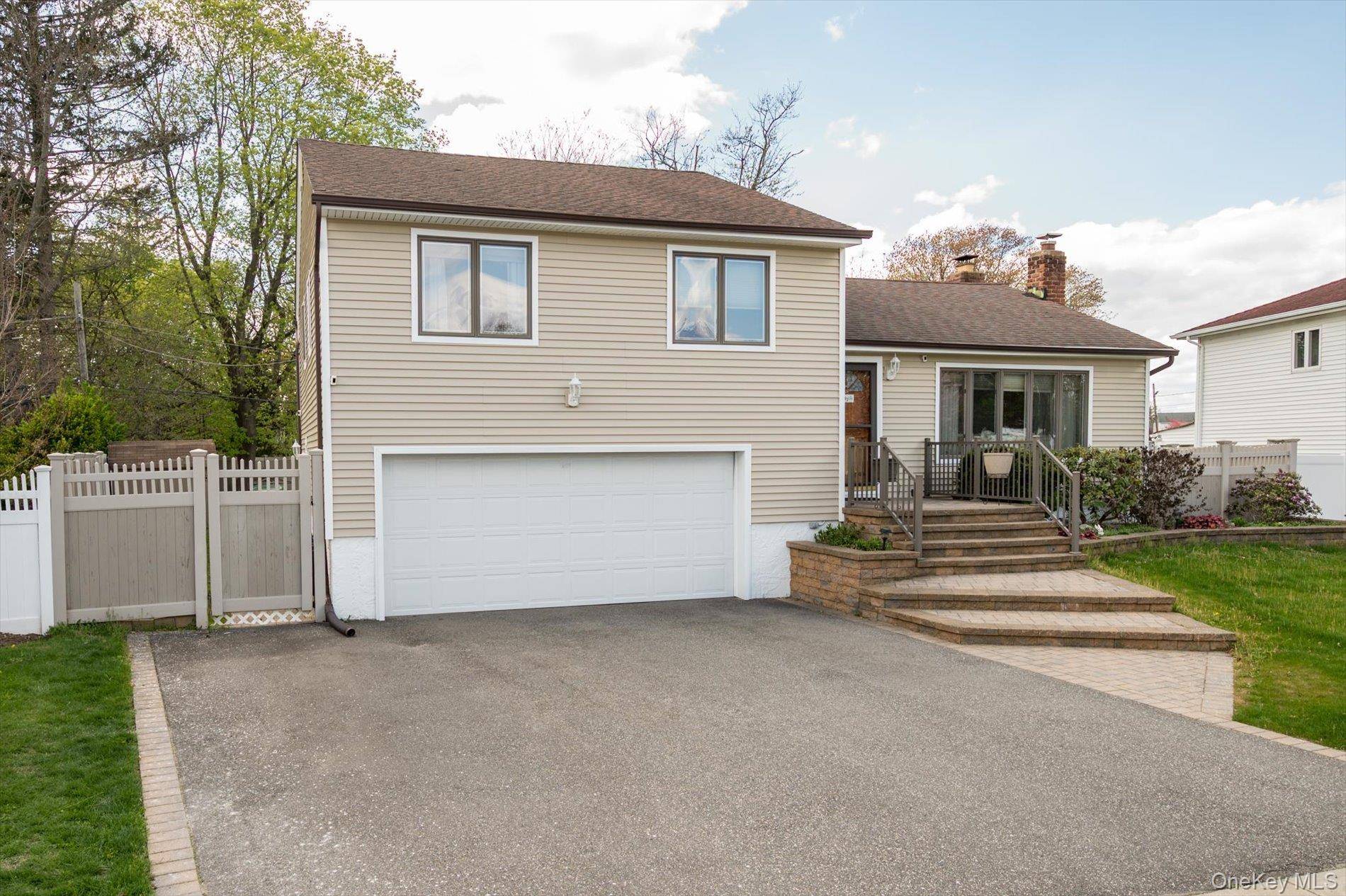 Hogar con 3 Dormitorios en Venta en Plainview - Nueva York - EE. UU. - 3