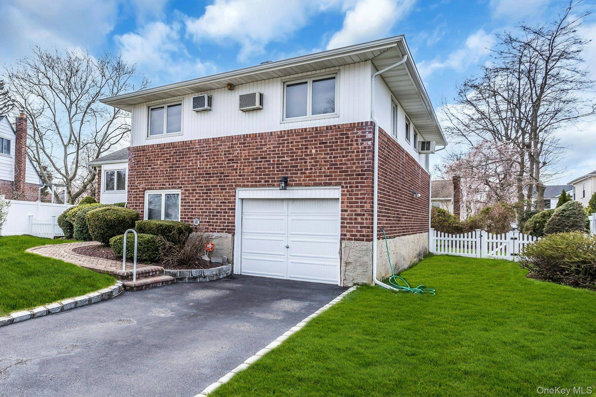 Hogar con 3 Dormitorios en Venta en Plainview - Nueva York - EE. UU. - 3