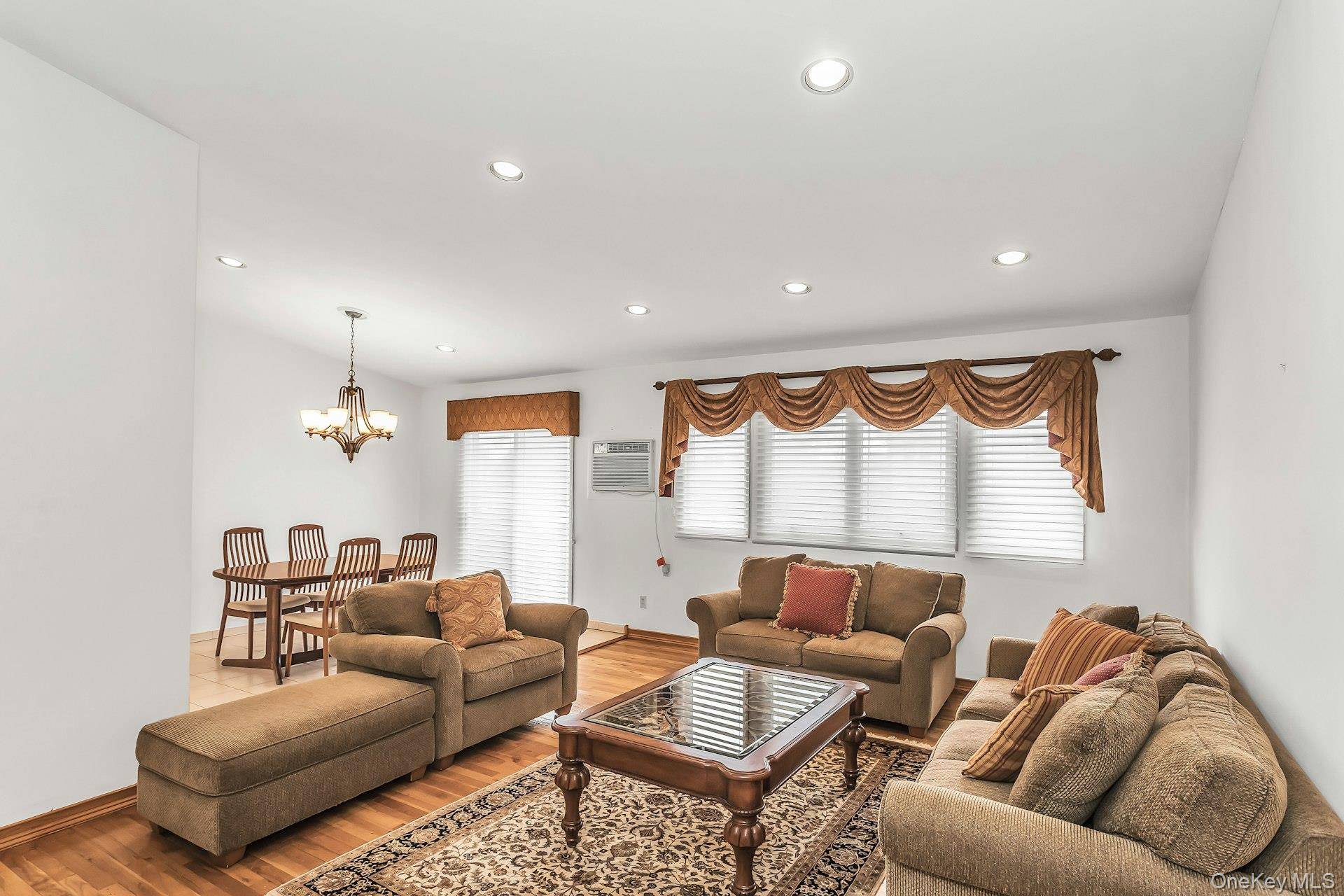 Hogar con 3 Dormitorios en Venta en Plainview - Nueva York - EE. UU. - 5