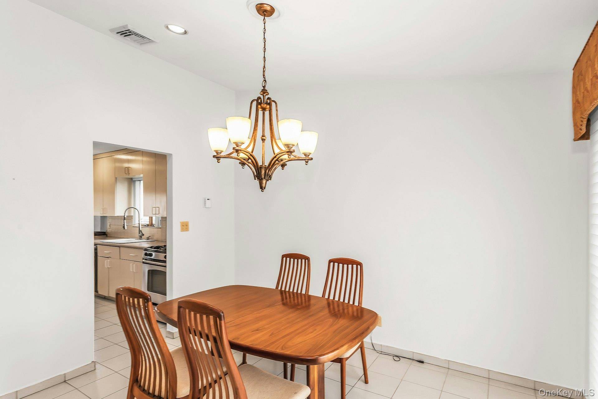 Hogar con 3 Dormitorios en Venta en Plainview - Nueva York - EE. UU. - 8