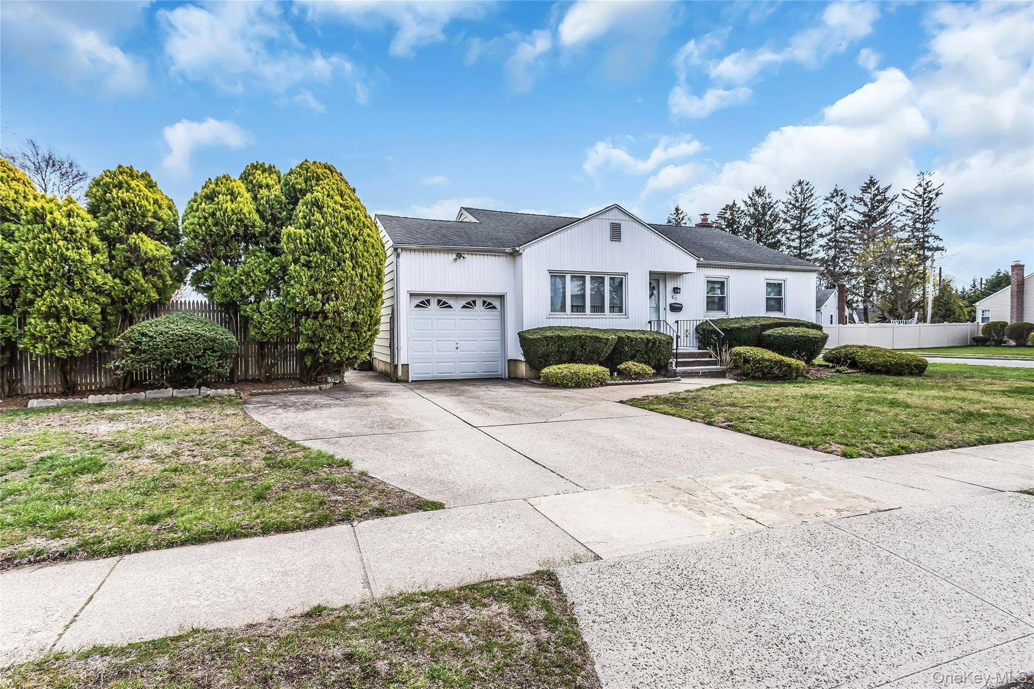 3 Bedroom Home for Sale in Plainview - New York - USA - 2