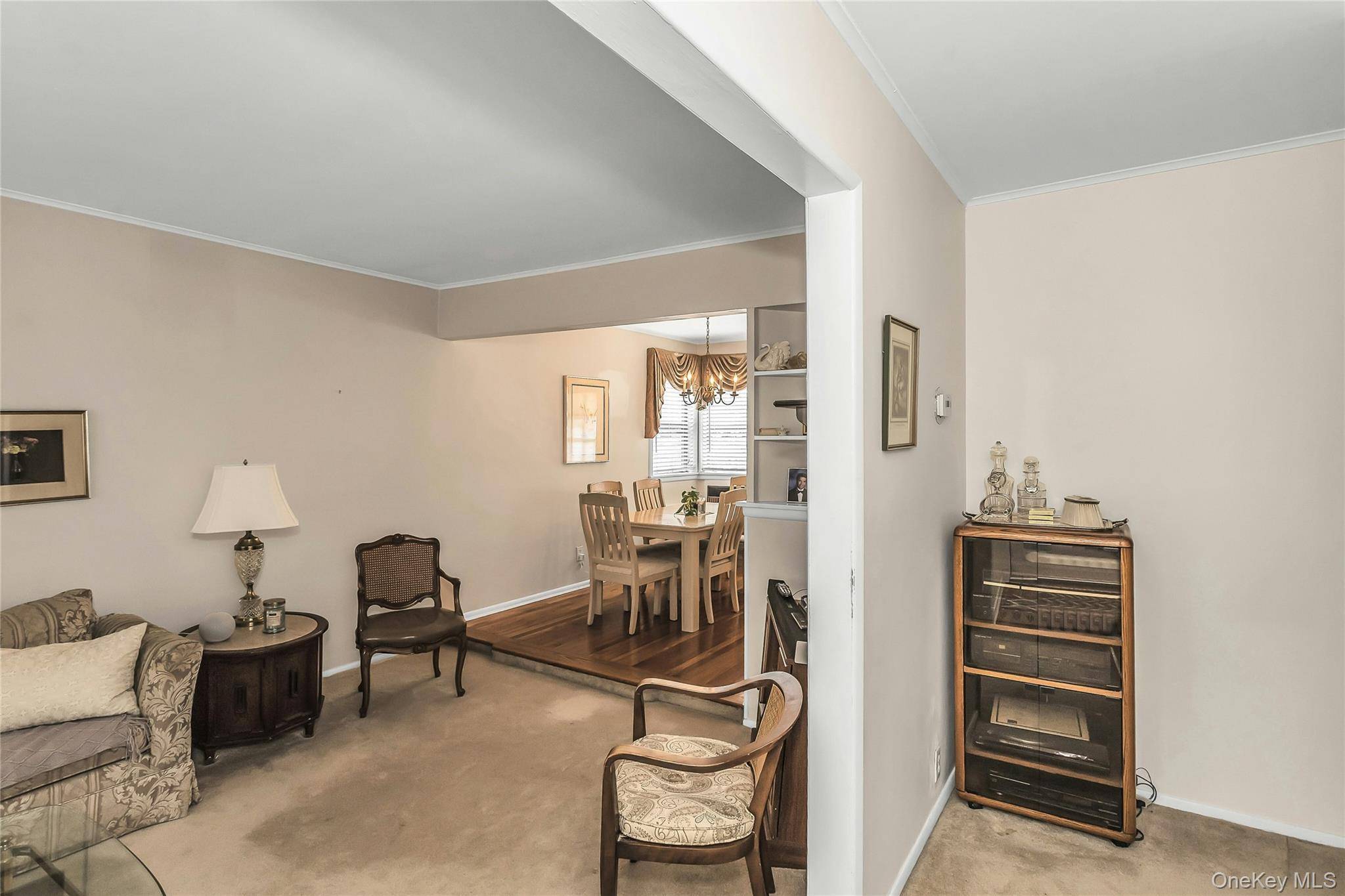 3 Bedroom Home for Sale in Plainview - New York - USA - 5