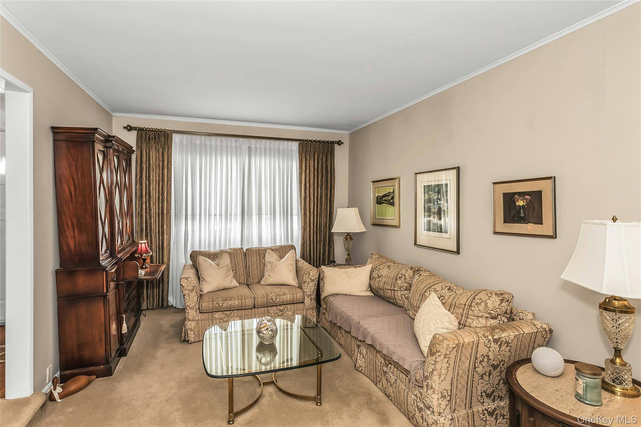 3 Bedroom Home for Sale in Plainview - New York - USA - 6