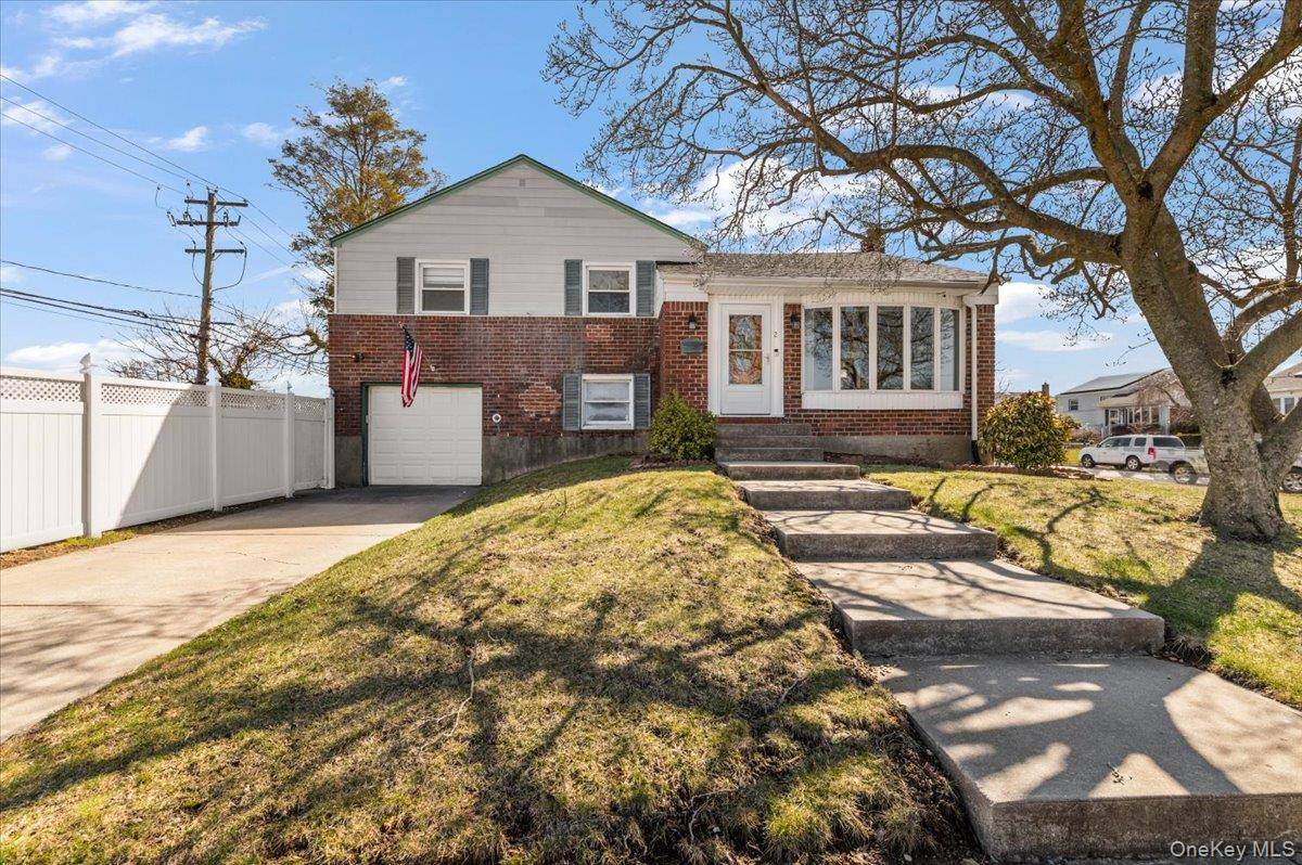 Hogar con 3 Dormitorios en Venta en Plainview - Nueva York - EE. UU. - 2