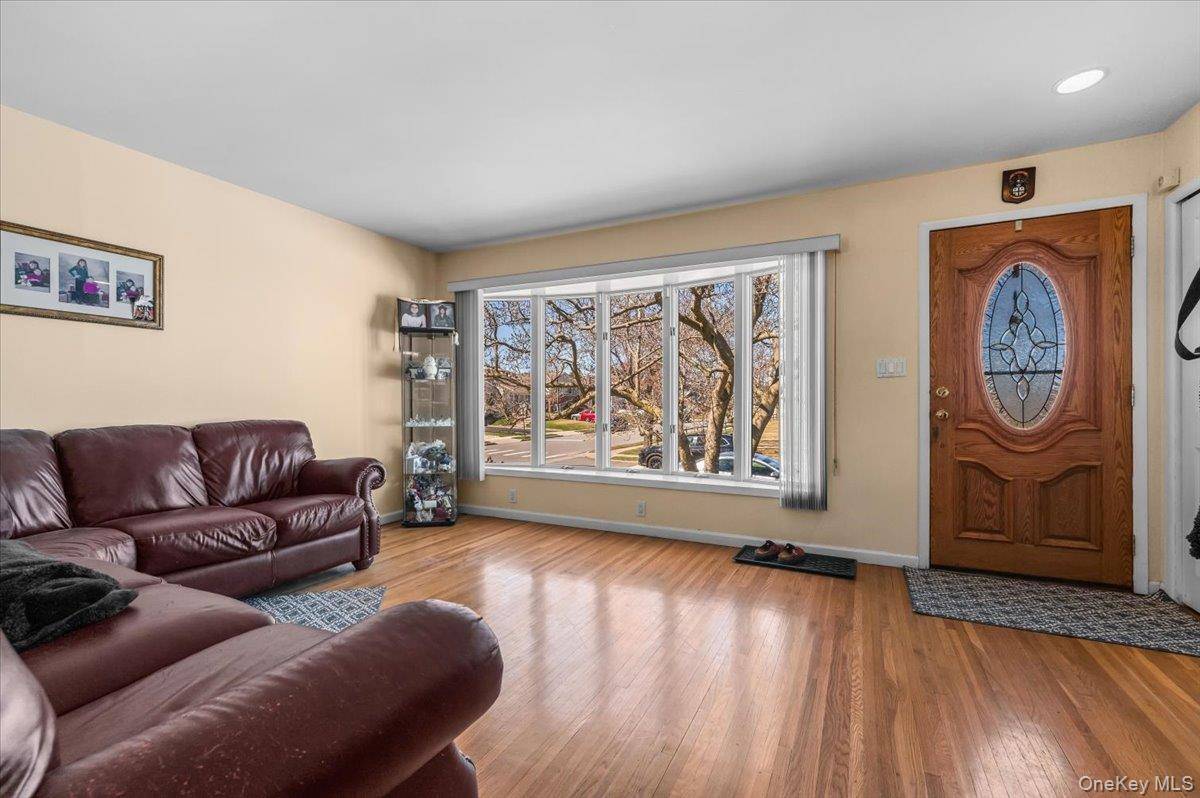 Hogar con 3 Dormitorios en Venta en Plainview - Nueva York - EE. UU. - 3