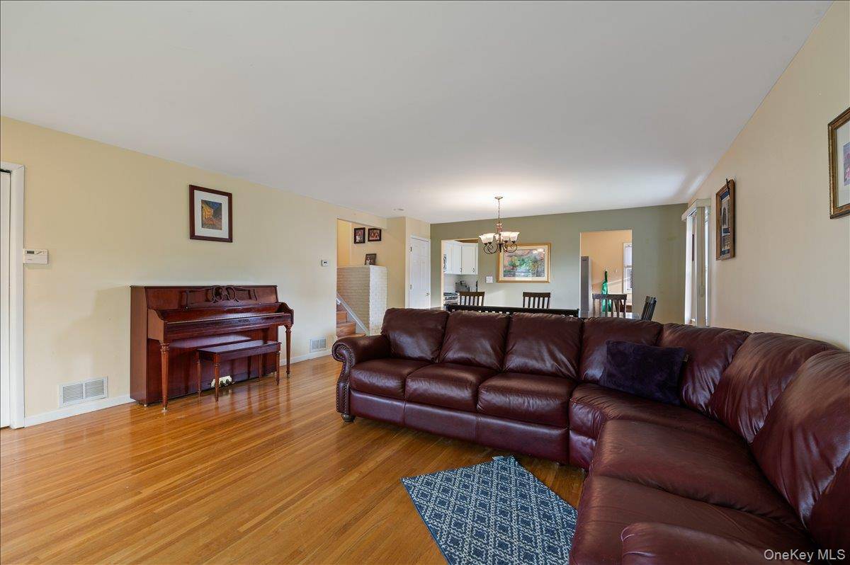 Hogar con 3 Dormitorios en Venta en Plainview - Nueva York - EE. UU. - 5