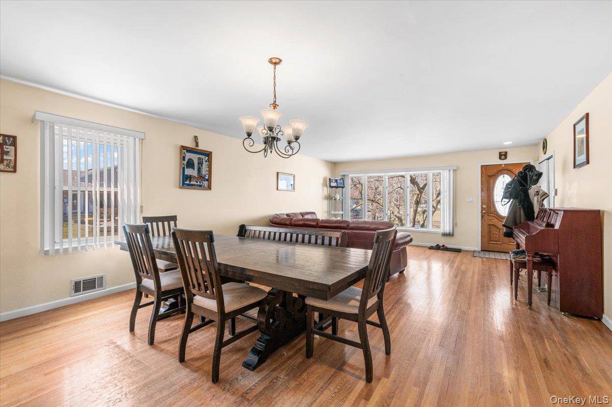 Hogar con 3 Dormitorios en Venta en Plainview - Nueva York - EE. UU. - 8